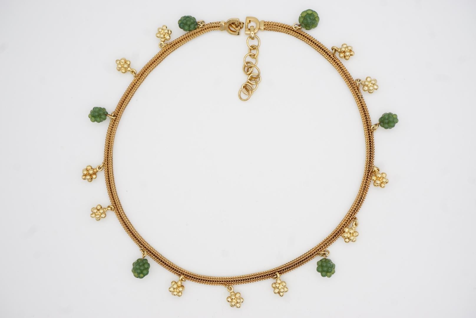 Christian Dior Vintage Años 70 Racimo Esmeralda Fruta Uva Charms Malla Collar en venta 3