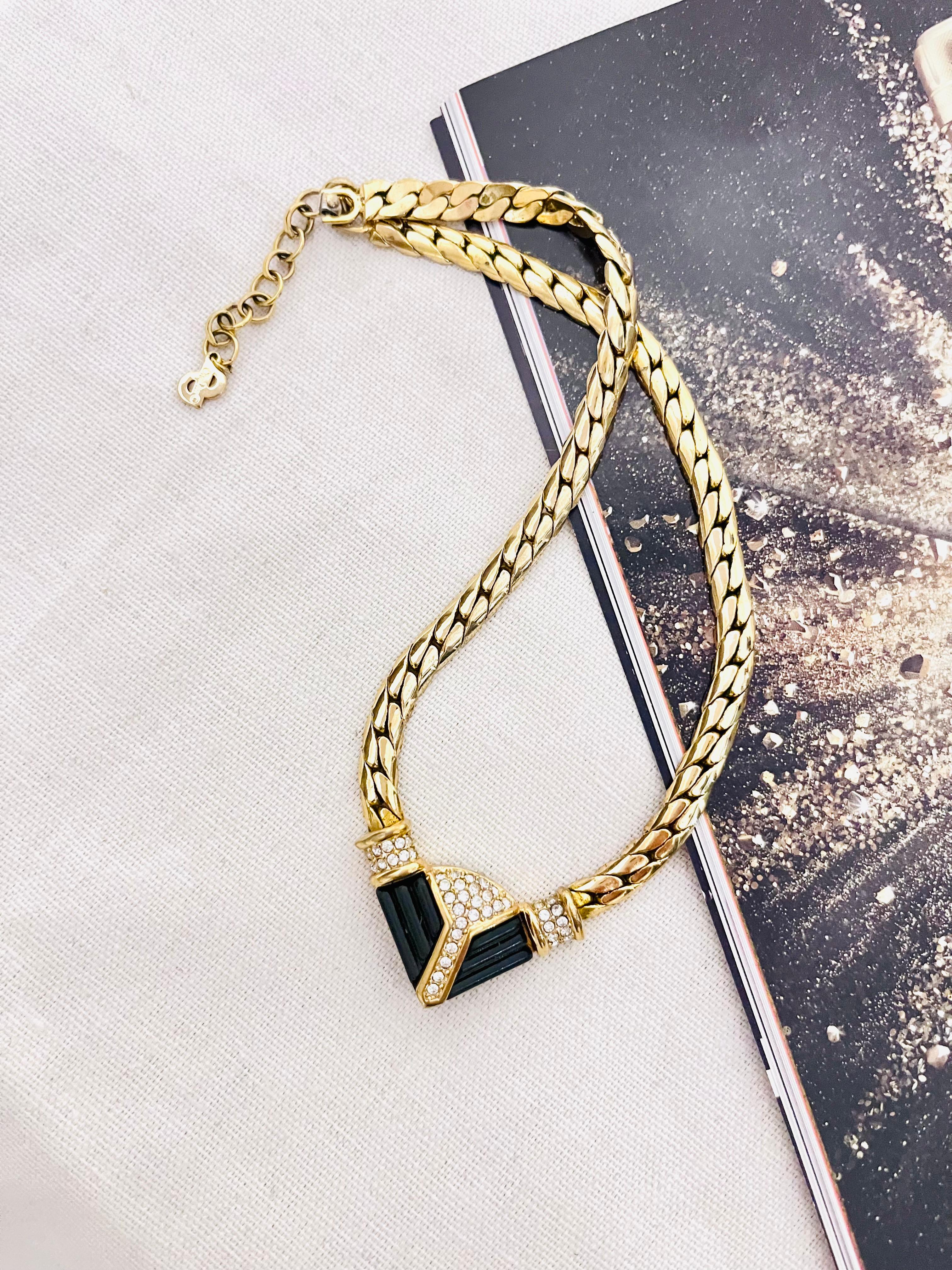 Christian Dior Vintage 1970er Jahre Kristalle Schwarze Dreiecks-Halskette mit klobigem Anhänger für Damen oder Herren im Angebot