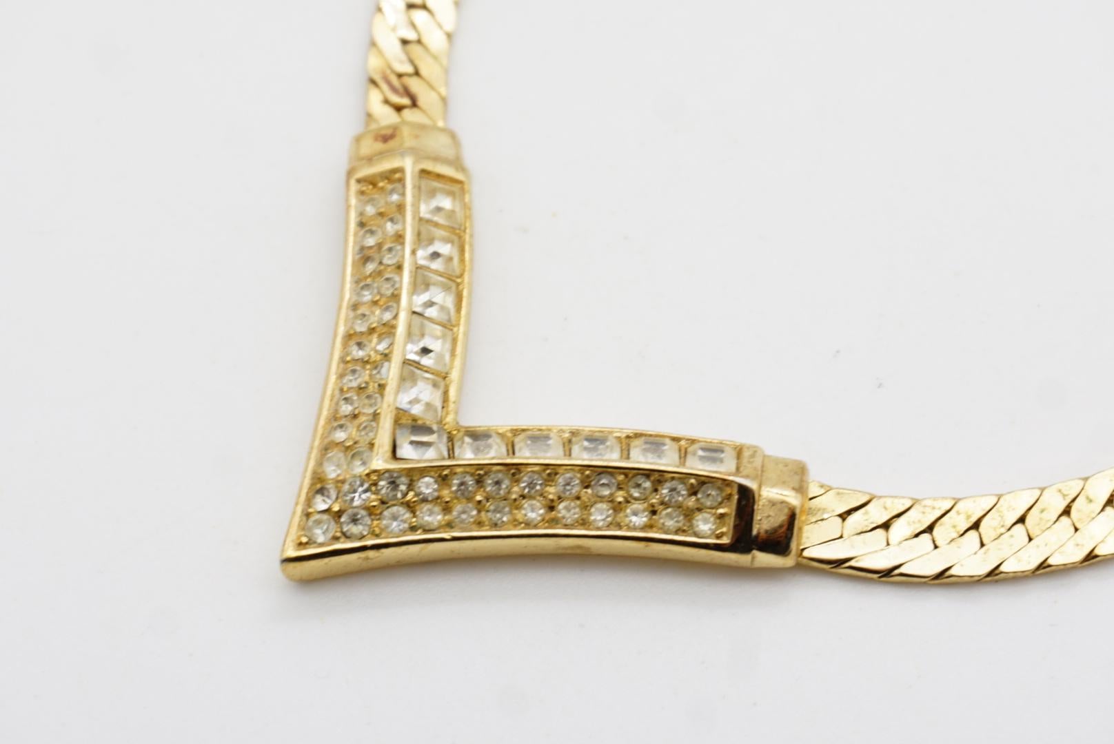 Christian Dior Collana con ciondolo a triangolo con cristalli quadrati e Arrow, vintage anni '70 in vendita 5