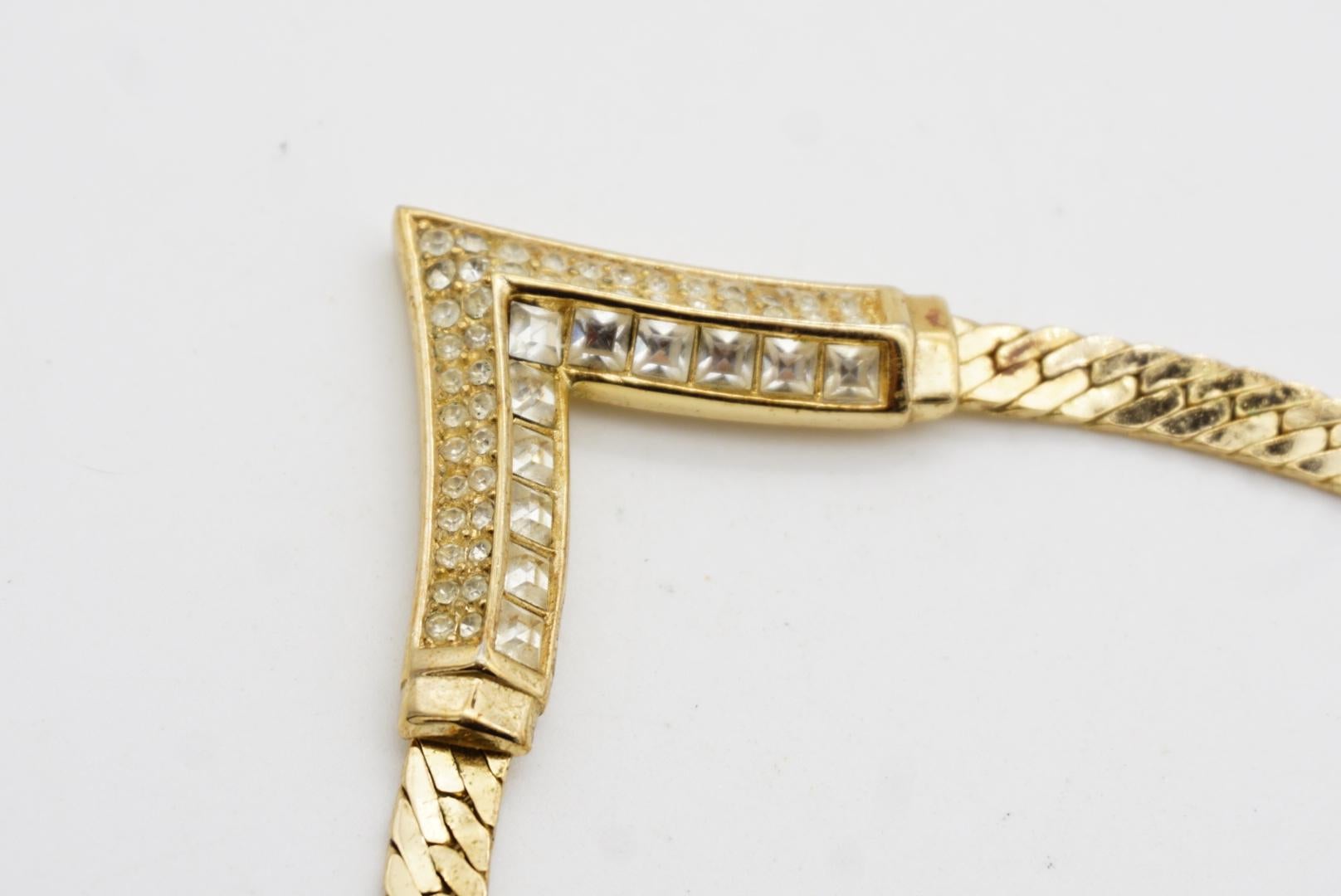 Christian Dior Collana con ciondolo a triangolo con cristalli quadrati e Arrow, vintage anni '70 in vendita 6