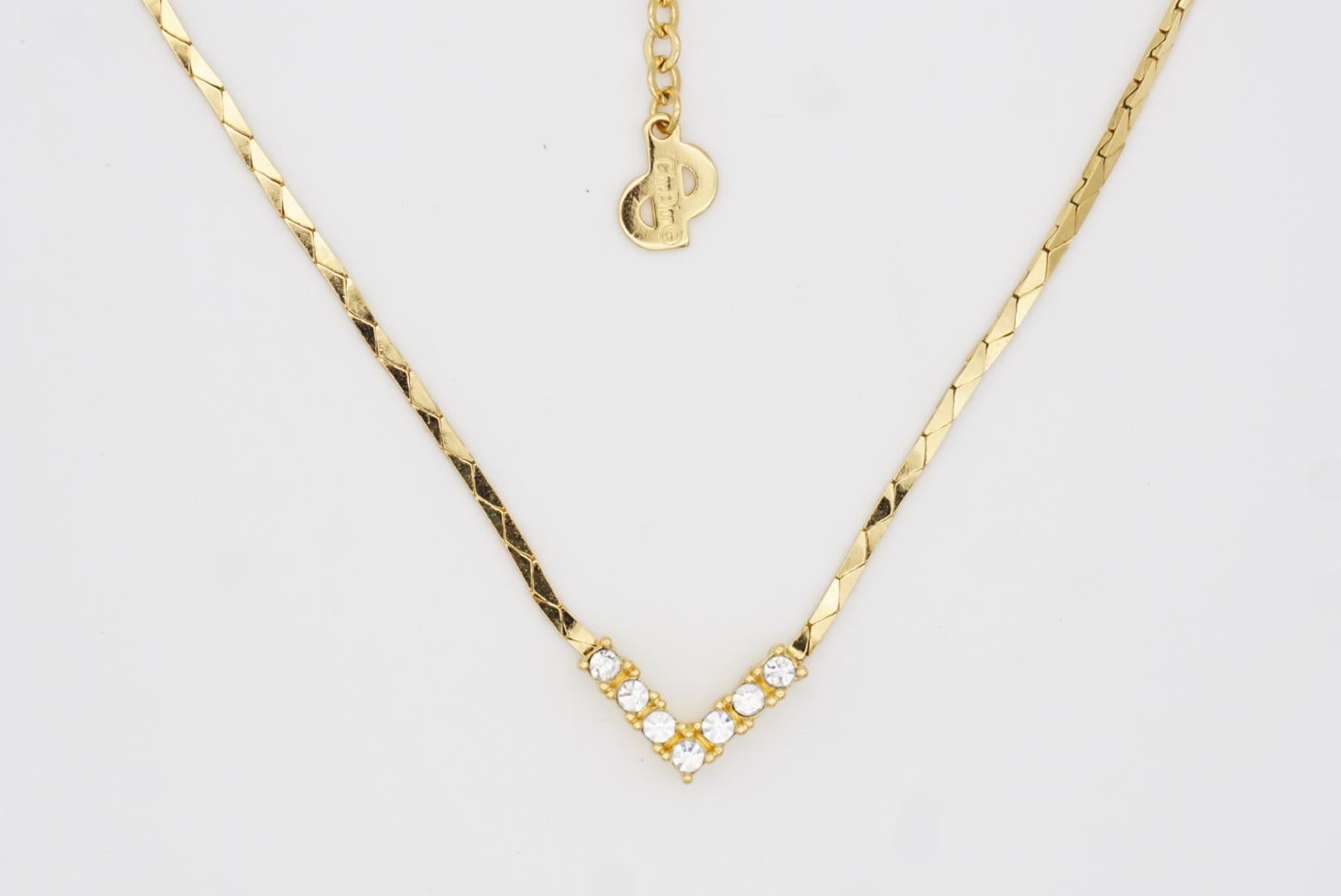 Christian Dior Vintage anni '70, ciondolo a triangolo con cristalli, squisita collana a catena in vendita 5