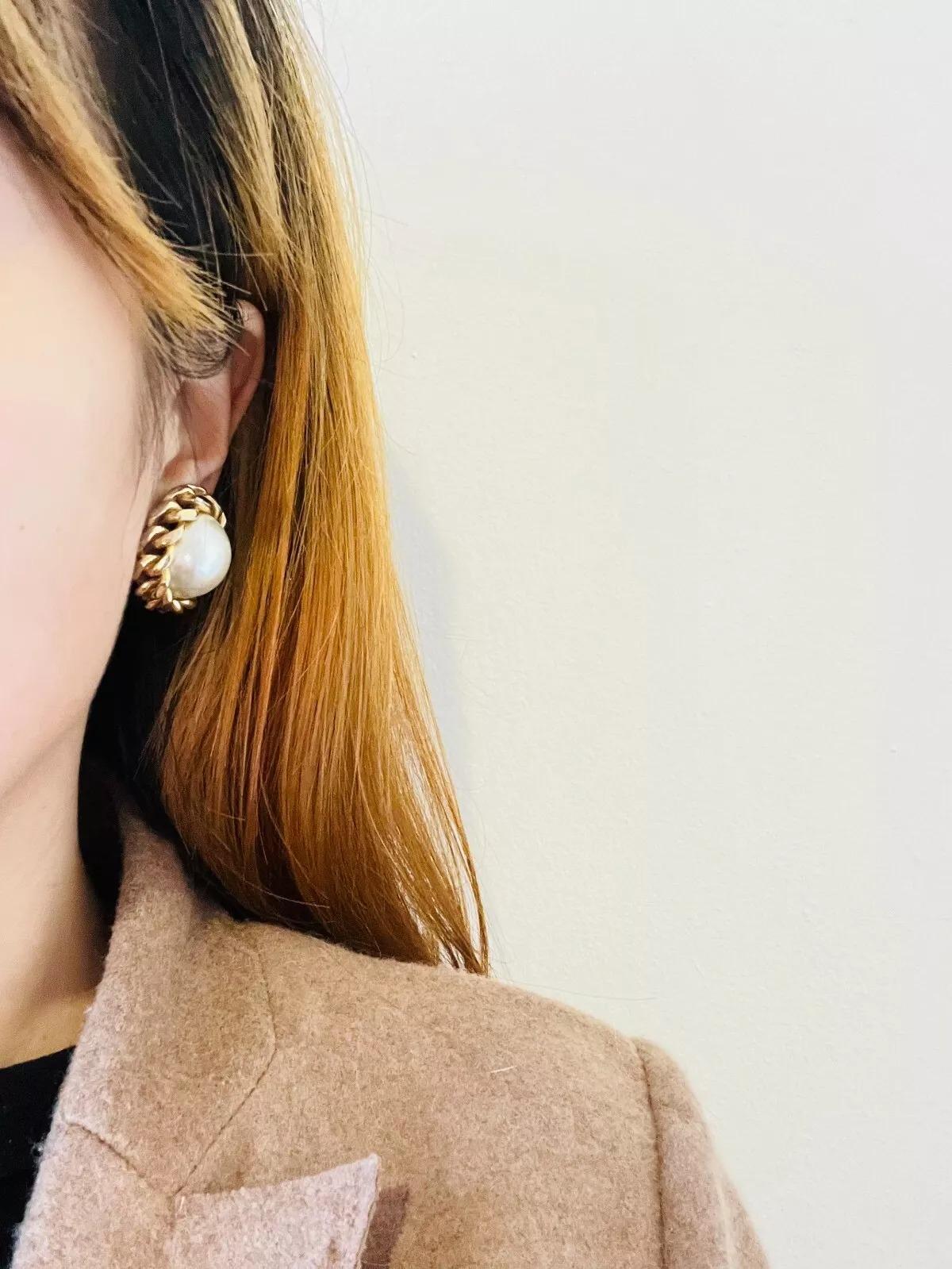 Christian Dior Vintage 1970s Extra Large Round White Pearl Interlocked Earrings In Good Condition In Wokingham, England