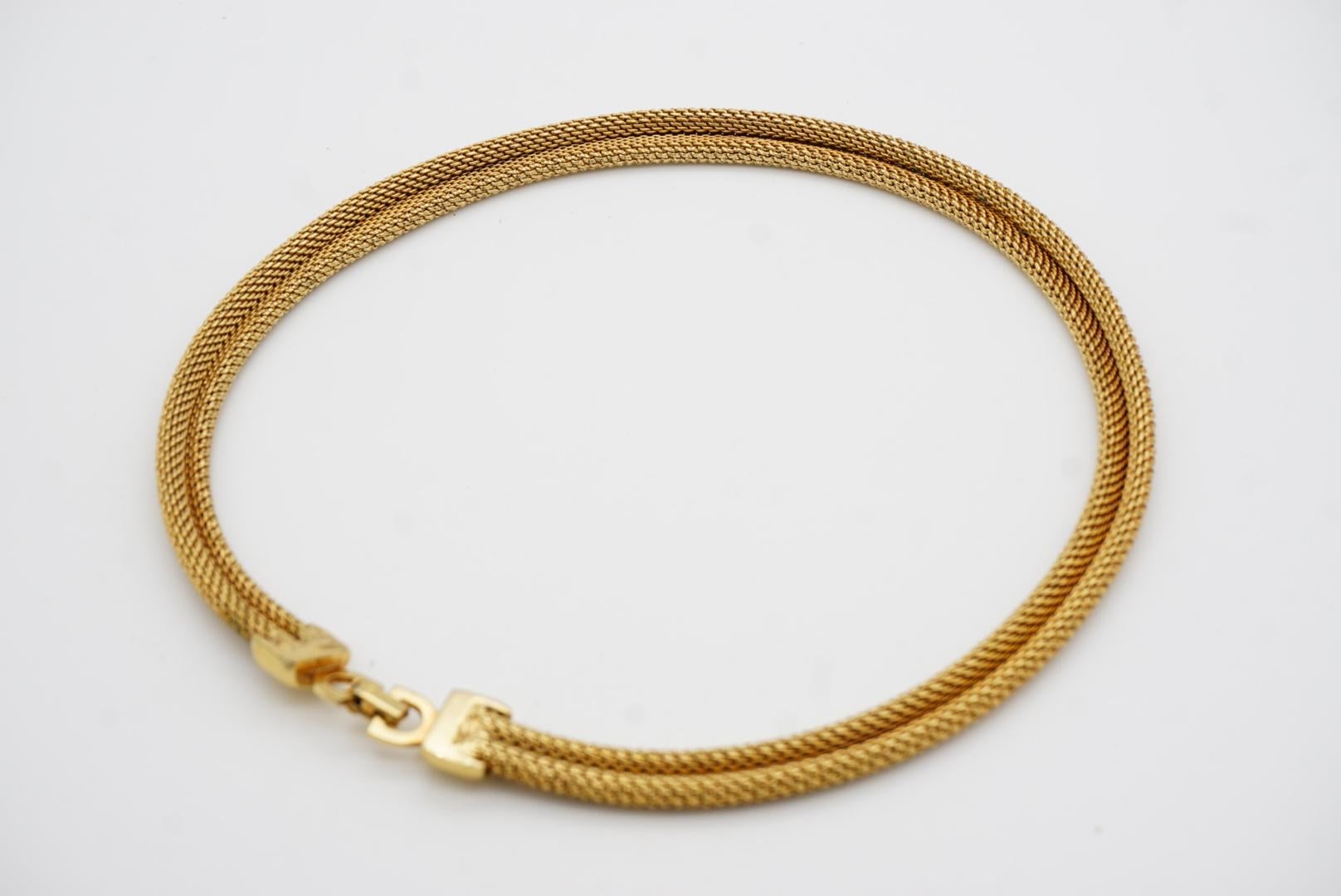 Christian Dior Vintage anni '70 Unisex Collana in maglia intrecciata con serpente Omega in oro in vendita 9