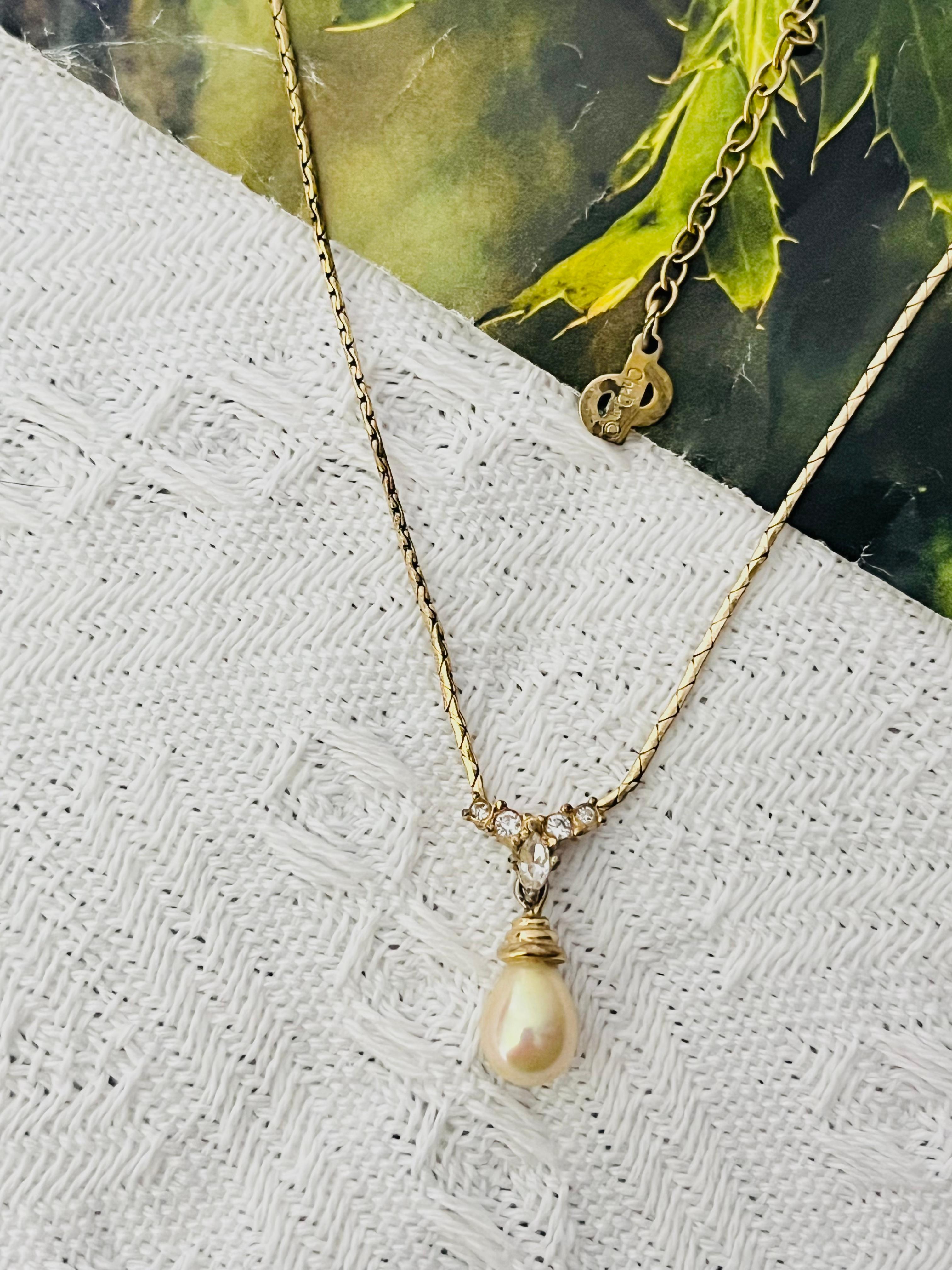 Christian Dior Vintage 1970er Jahre Halskette mit weißen Wassertropfenperlen und Marquise-Kristallen (Art déco) im Angebot