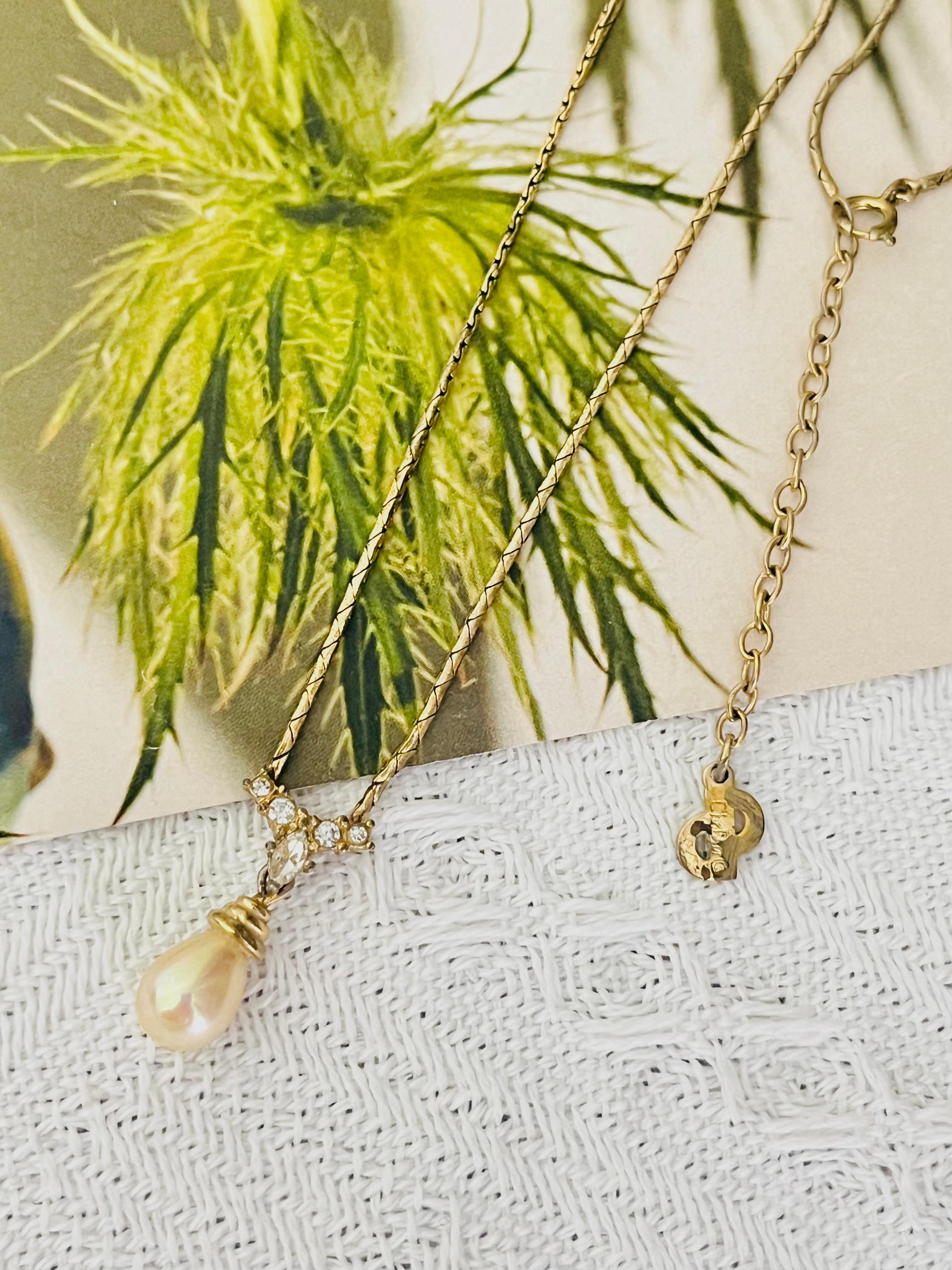 Christian Dior Vintage 1970er Jahre Halskette mit weißen Wassertropfenperlen und Marquise-Kristallen im Zustand „Gut“ im Angebot in Wokingham, England