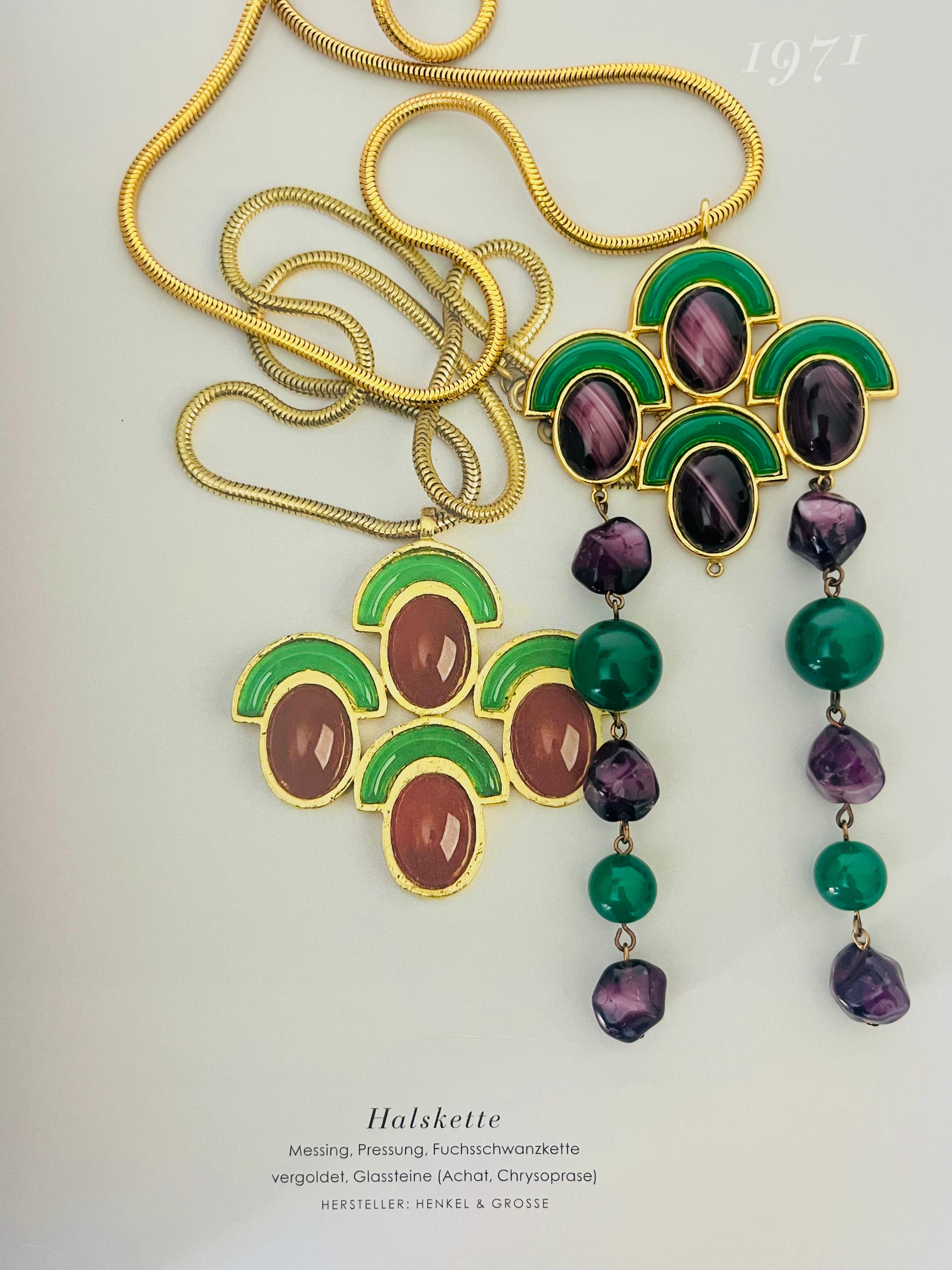 Christian Dior Vintage 1971 Smaragd Amethyst Cabochon Fächer Quaste Lange Halskette im Zustand „Hervorragend“ im Angebot in Wokingham, England