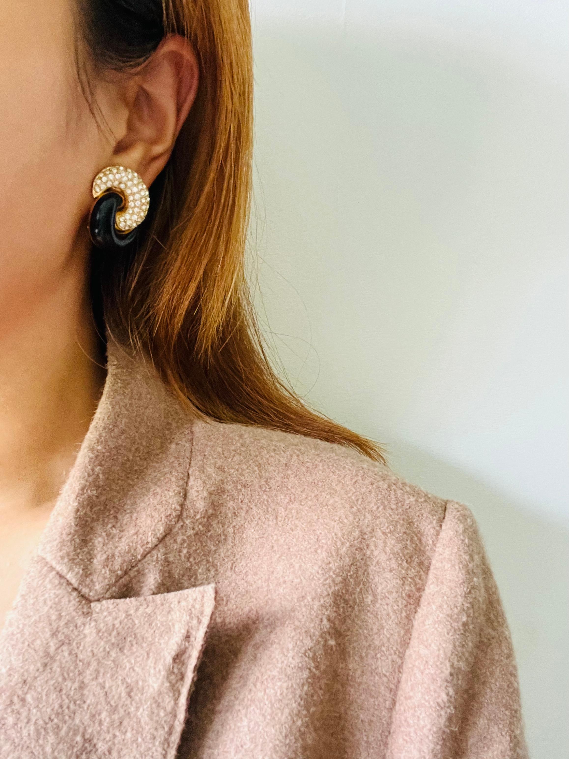 Femenino o masculino Christian Dior Vintage 1980 Cristales Medio Negro Entrelazados Pendientes Twist Clip en venta