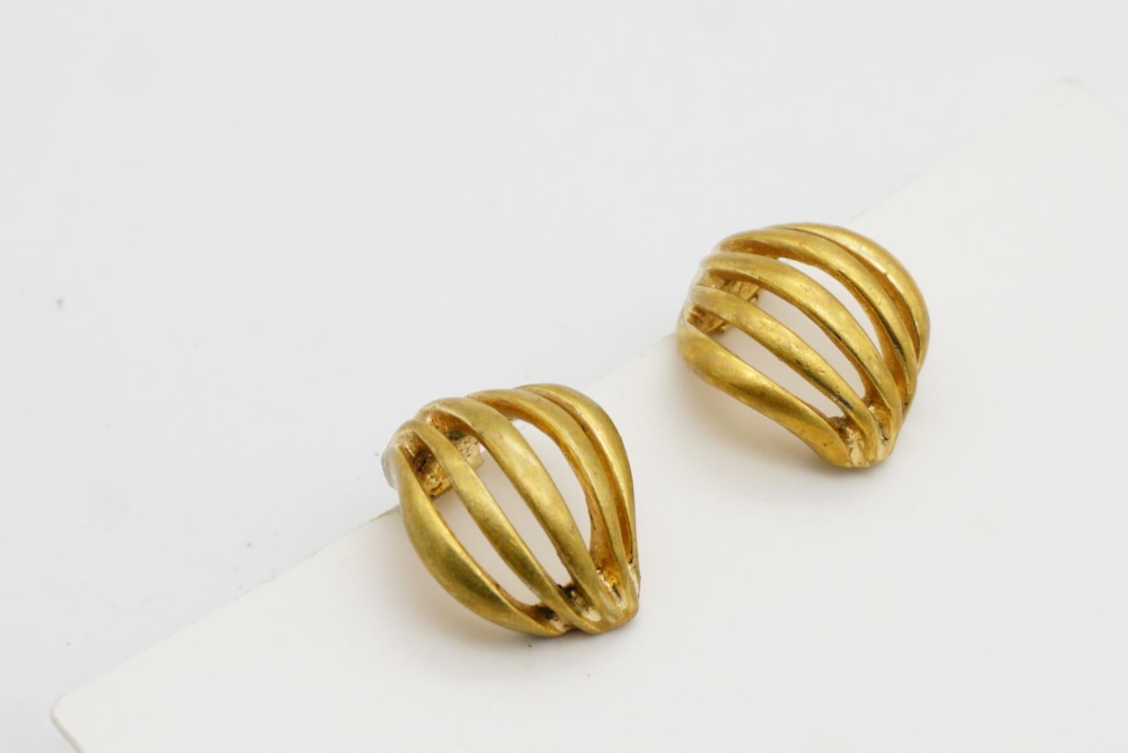 Christian Dior Vintage 1980 Five Strands Openwork Shell Modernist Clip Earrings For Sale 5