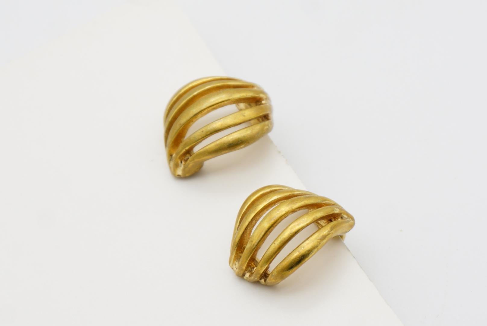 Christian Dior Vintage 1980 Five Strands Openwork Shell Modernist Clip Earrings For Sale 6