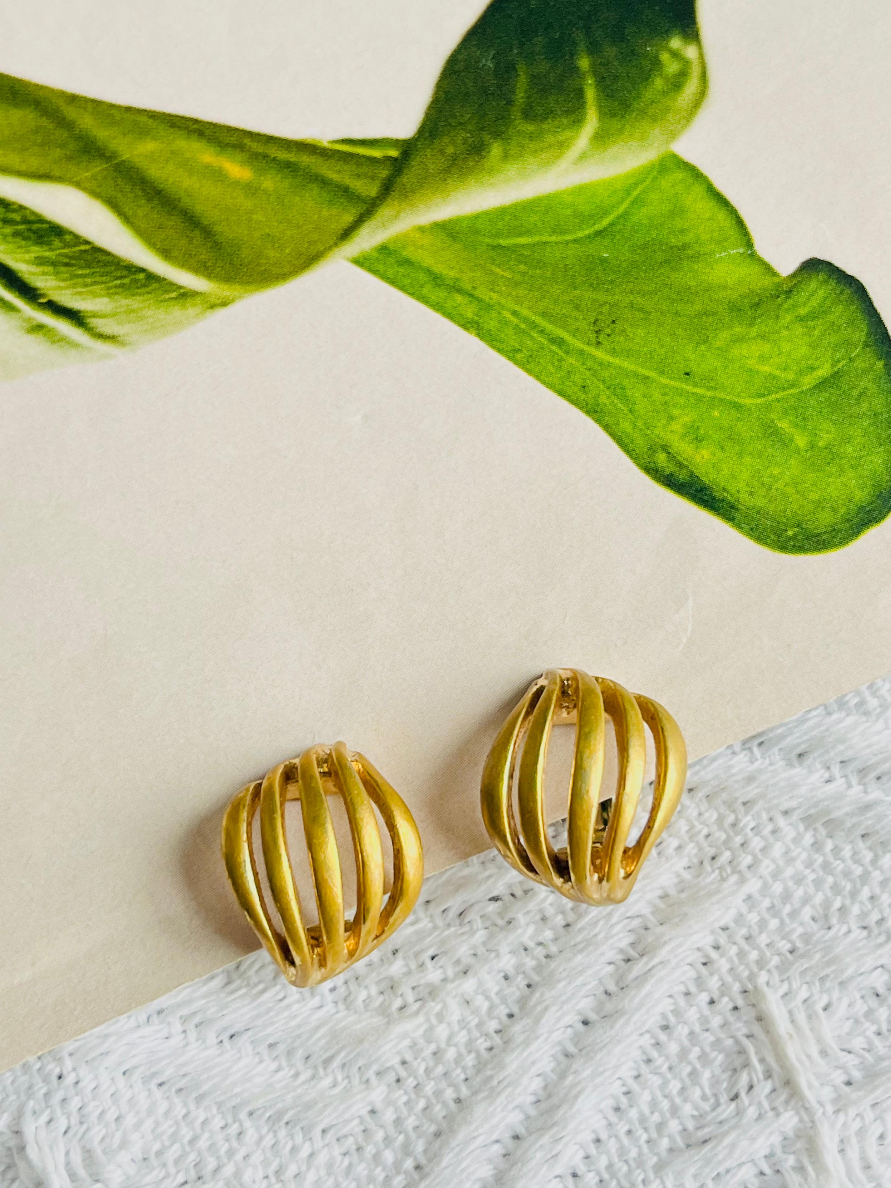 Art Deco Christian Dior Vintage 1980 Five Strands Openwork Shell Modernist Clip Earrings For Sale