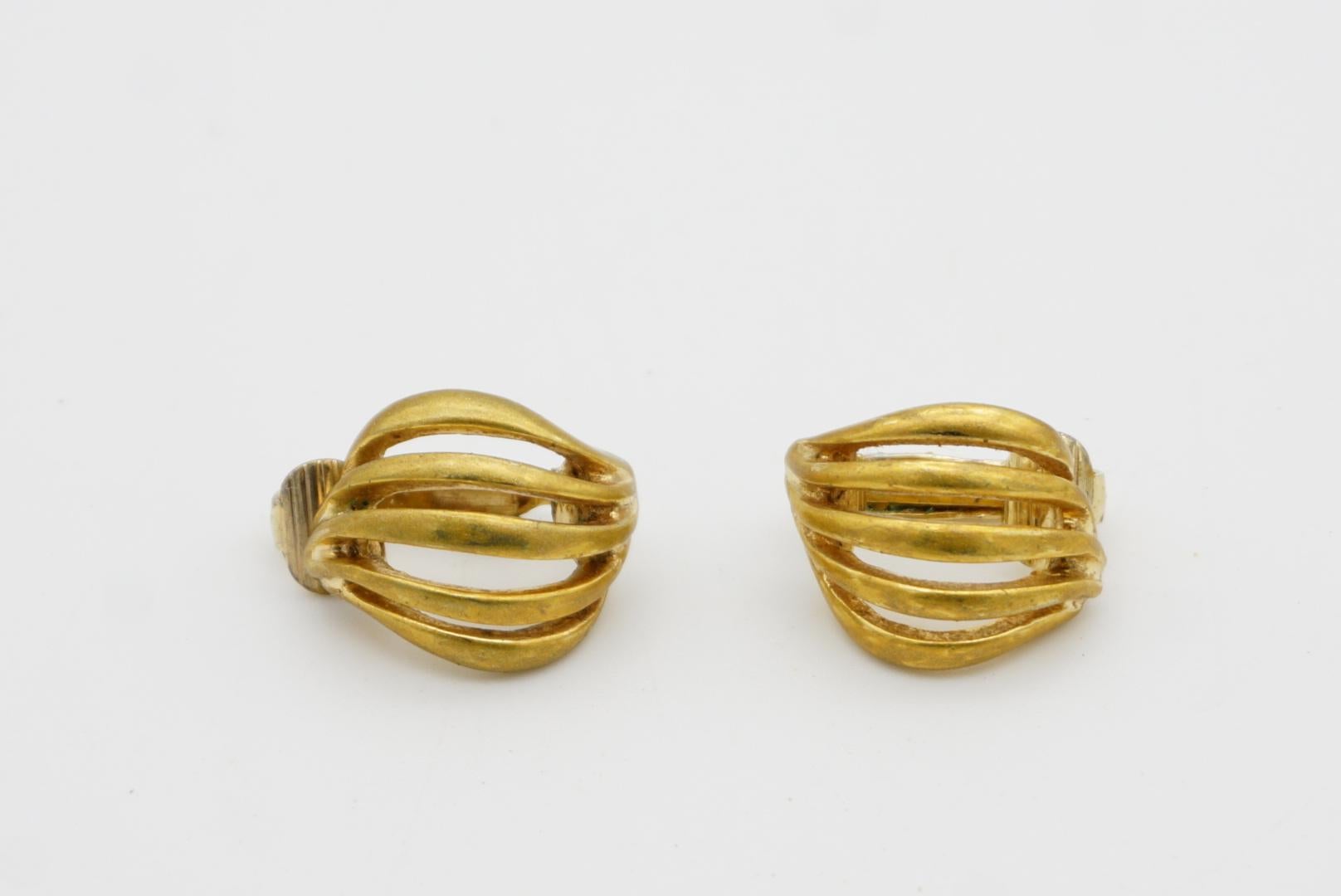 Christian Dior Vintage 1980 Five Strands Openwork Shell Modernist Clip Earrings For Sale 4