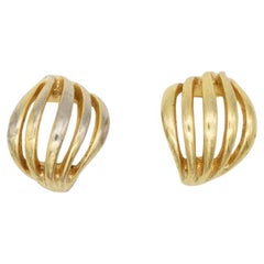 Christian Dior Vintage 1980 Pendientes de clip modernistas de concha calada de cinco vueltas