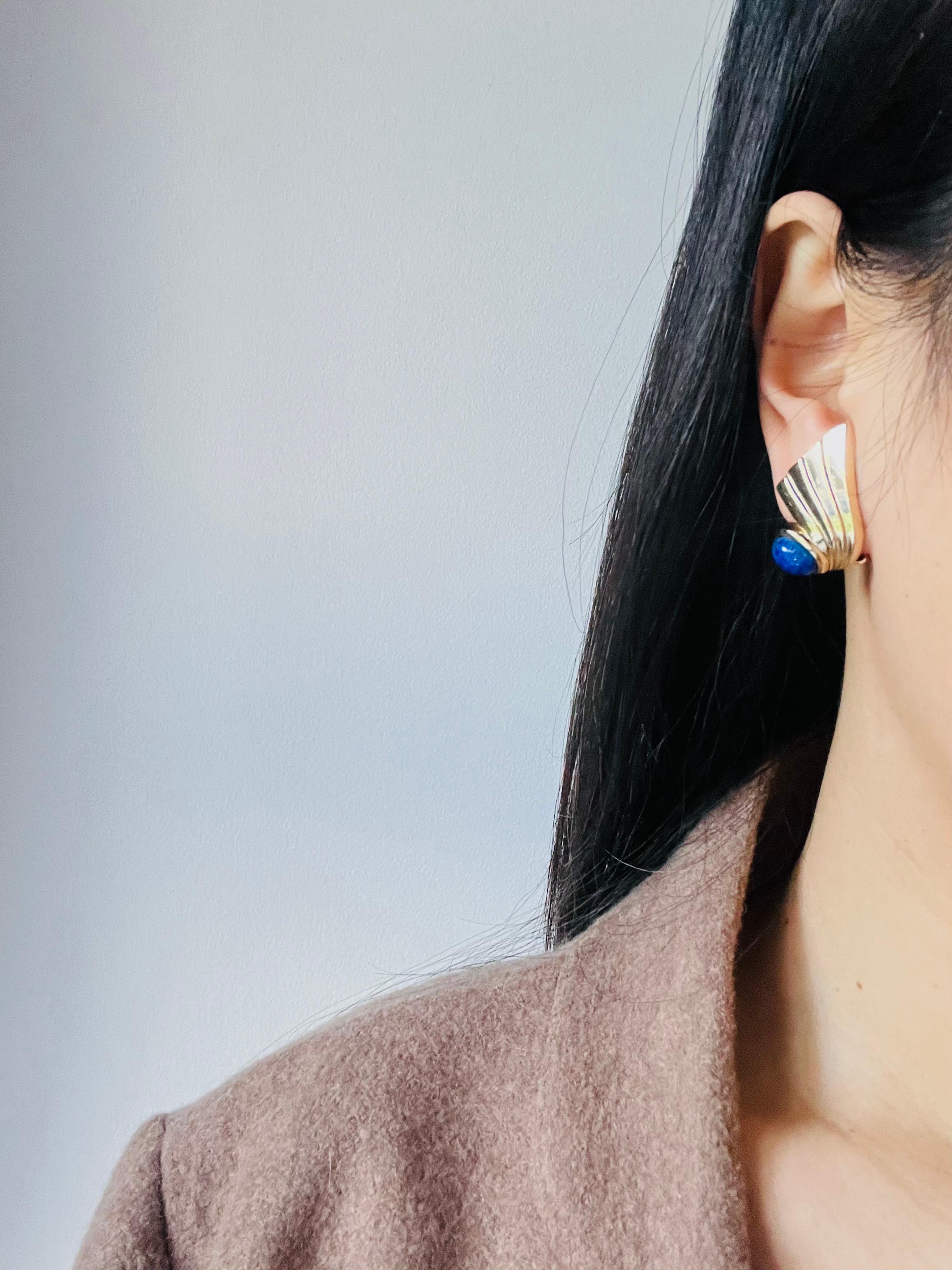 Christian Dior Vintage 1980 Lapislázuli Ovalado Cabujón Pendientes Clip Pluma Ala en venta 1