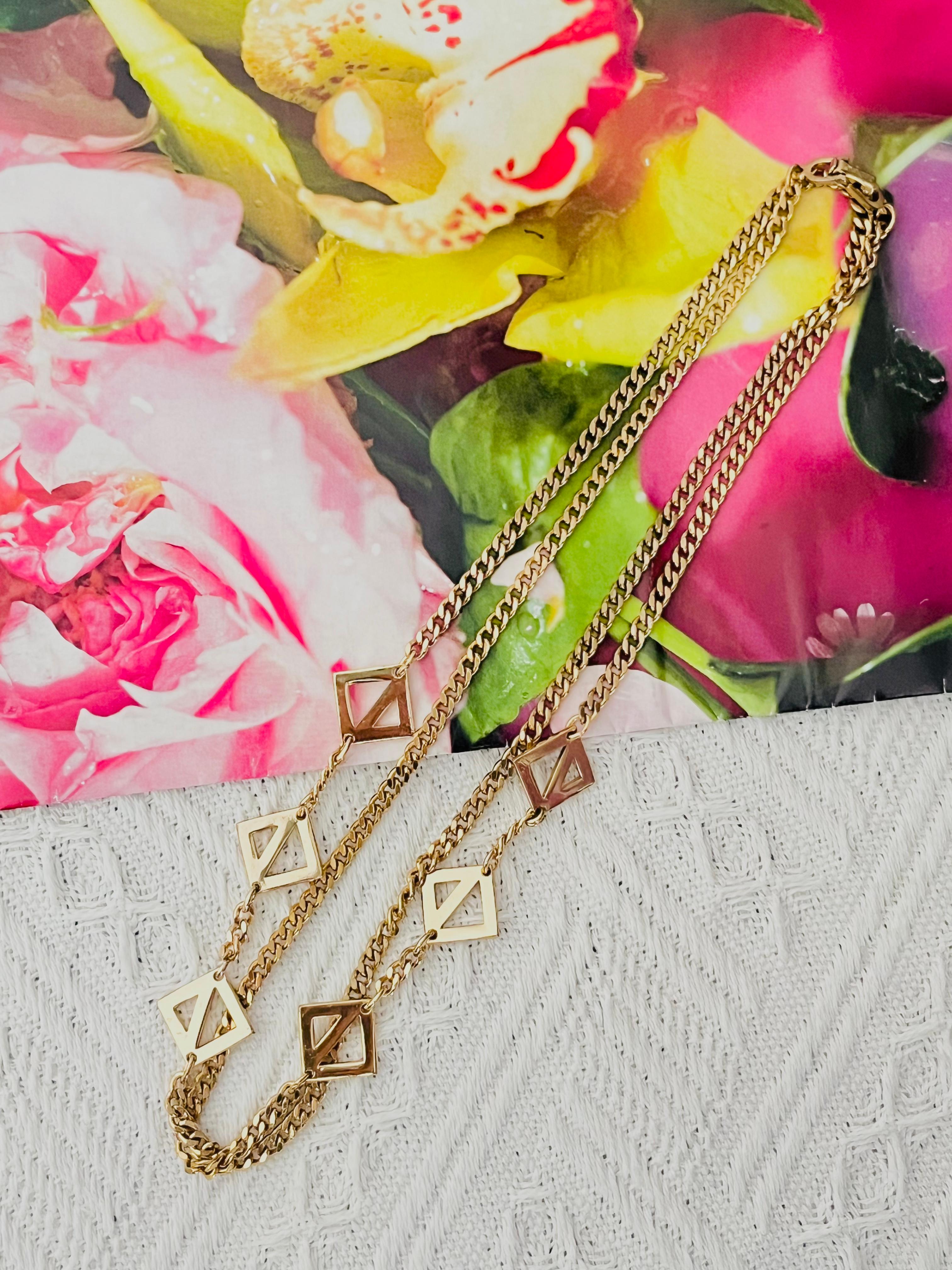 Christian Dior Vintage 1980 Geometric Square Triangle Charms Gold Long Necklace In Good Condition For Sale In Wokingham, England