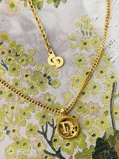 Christian Dior Vintage 1980 Gold texturiert Logo Monogram Kreis durchbrochene Halskette