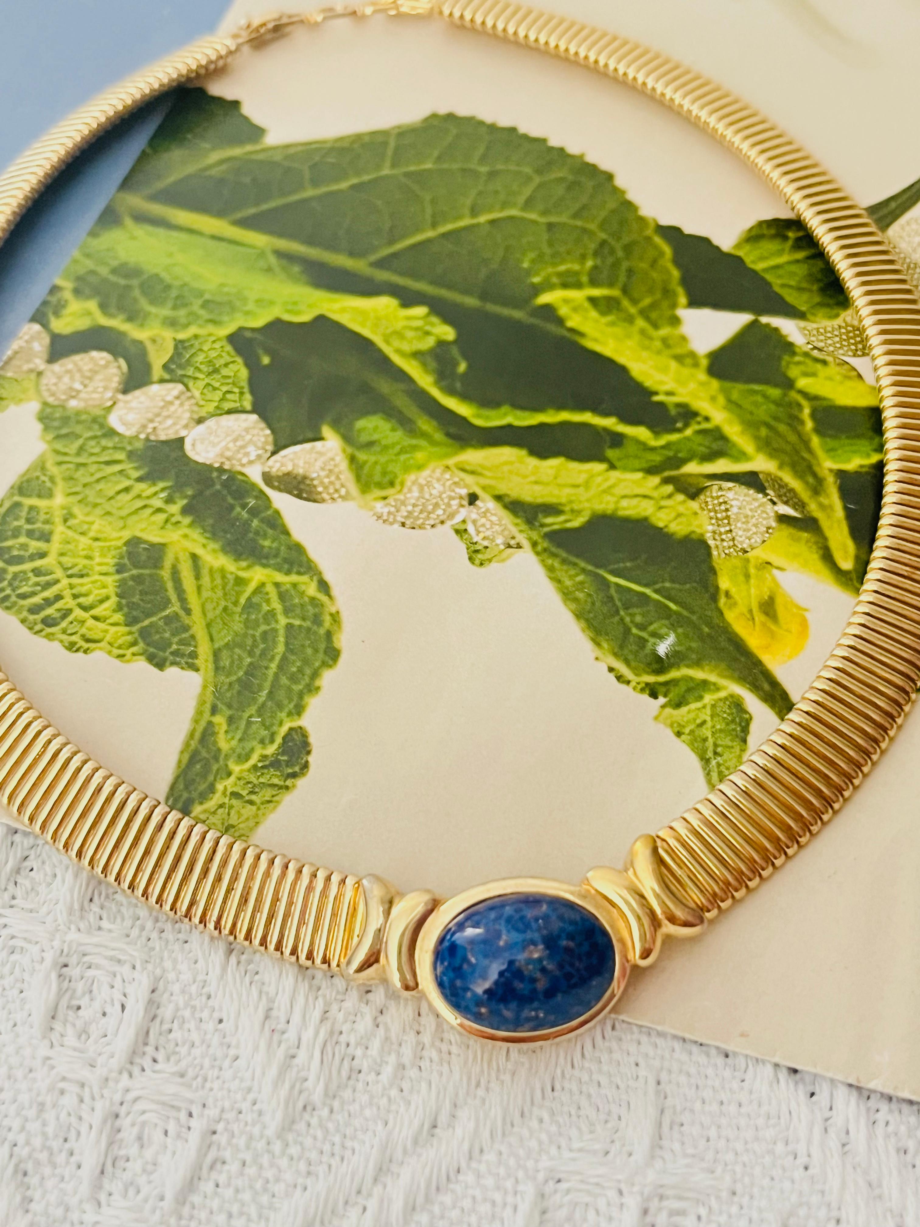 Christian Dior Vintage 1980 Lapis Foil Oval Cabochon Omega Collar Gold Necklace In Good Condition In Wokingham, England