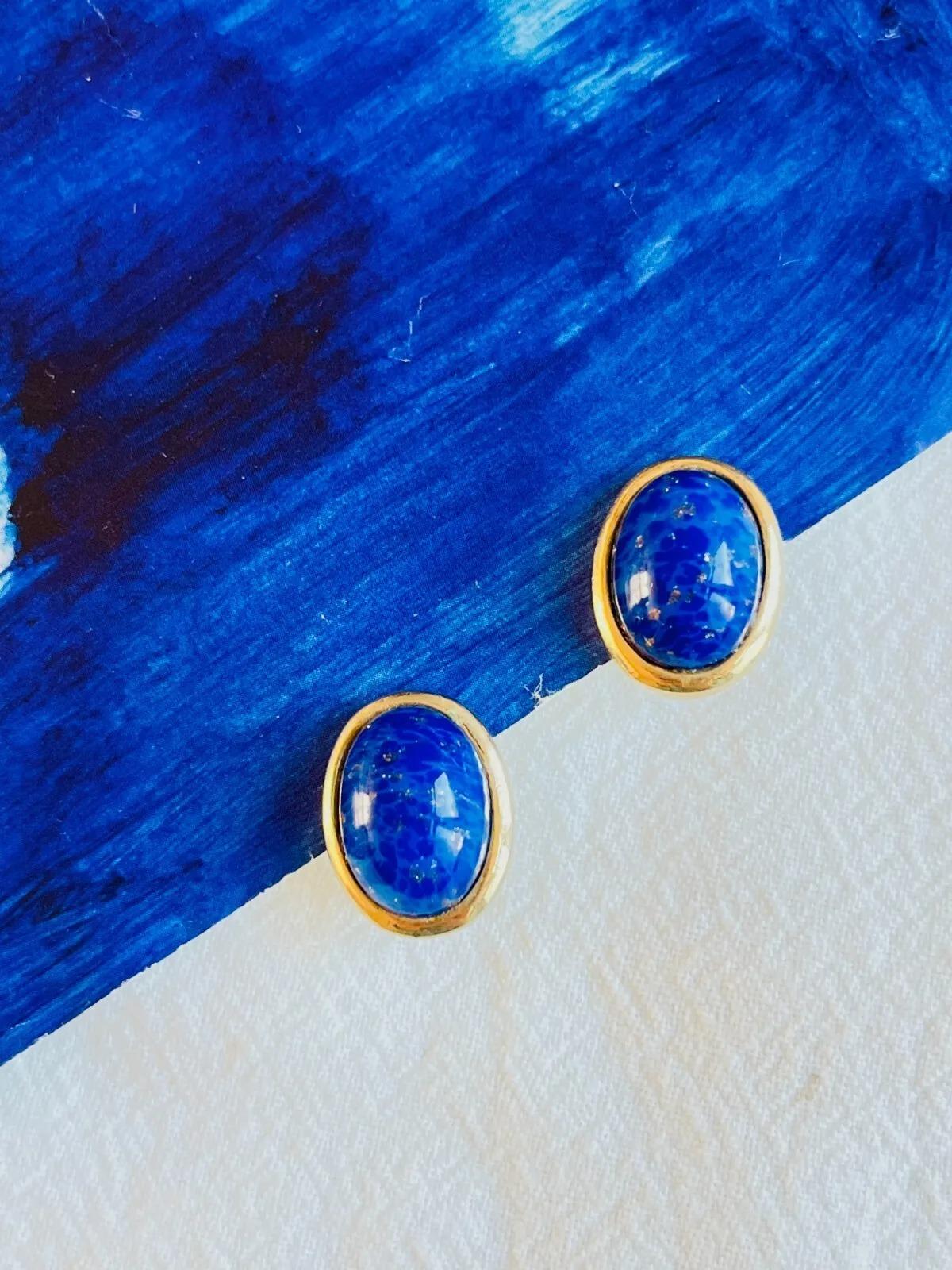 Christian Dior Vintage 1980 Lapis Navy Oval Foil Pearl Stone Gold Clip Earrings In Good Condition For Sale In Wokingham, England