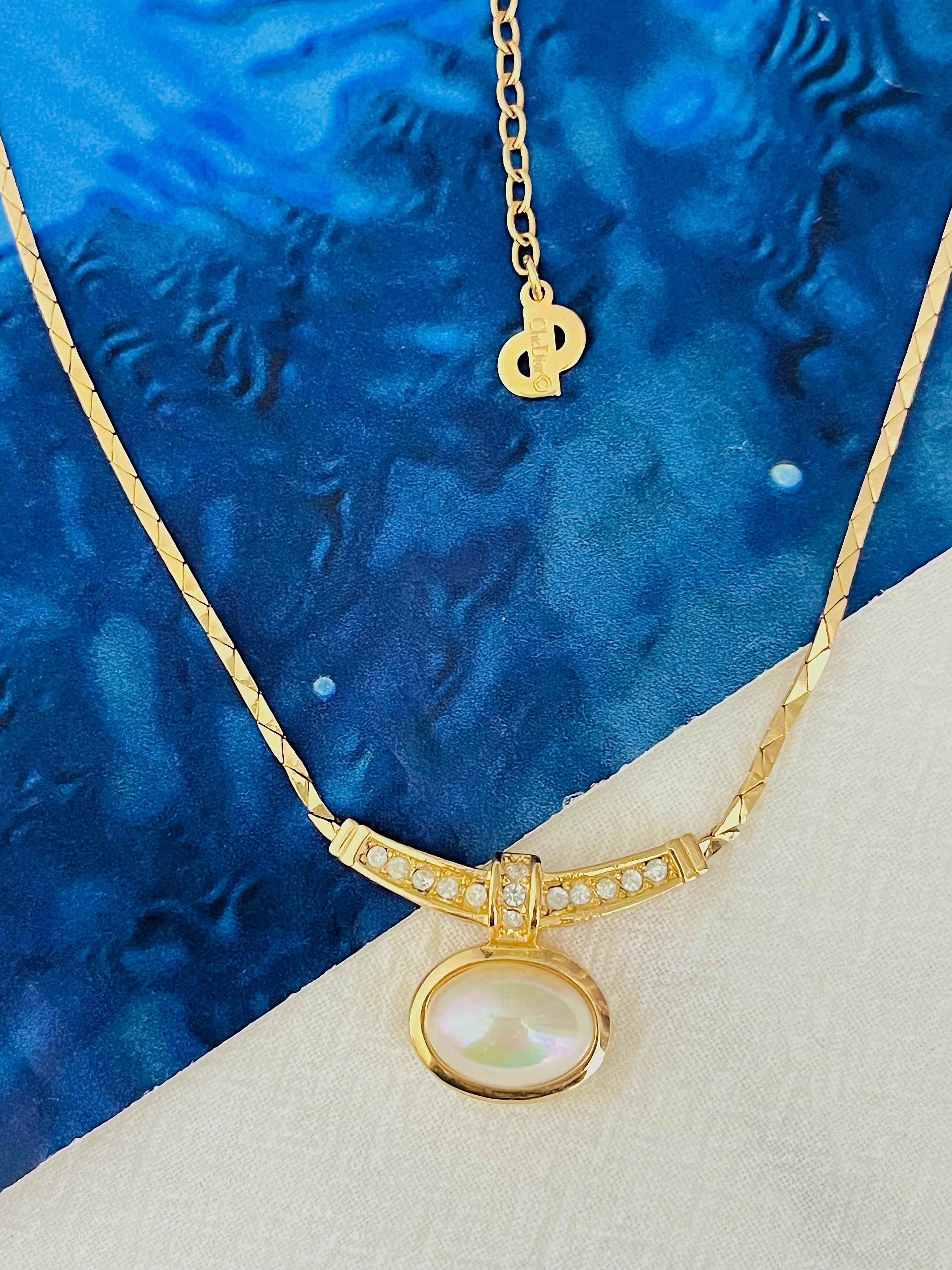 Christian Dior Vintage 1980 Large Oval White Pearl Curled Bar Crystals Necklace In Excellent Condition For Sale In Wokingham, England