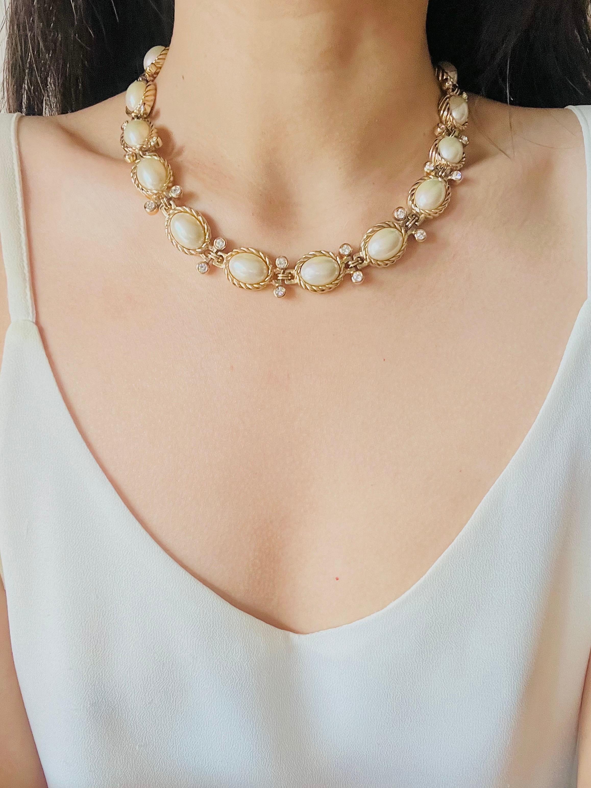 Femenino o masculino Christian Dior Vintage 1980 Gran Collar Ovalado de Perlas Blancas y Cristales Brillantes en venta