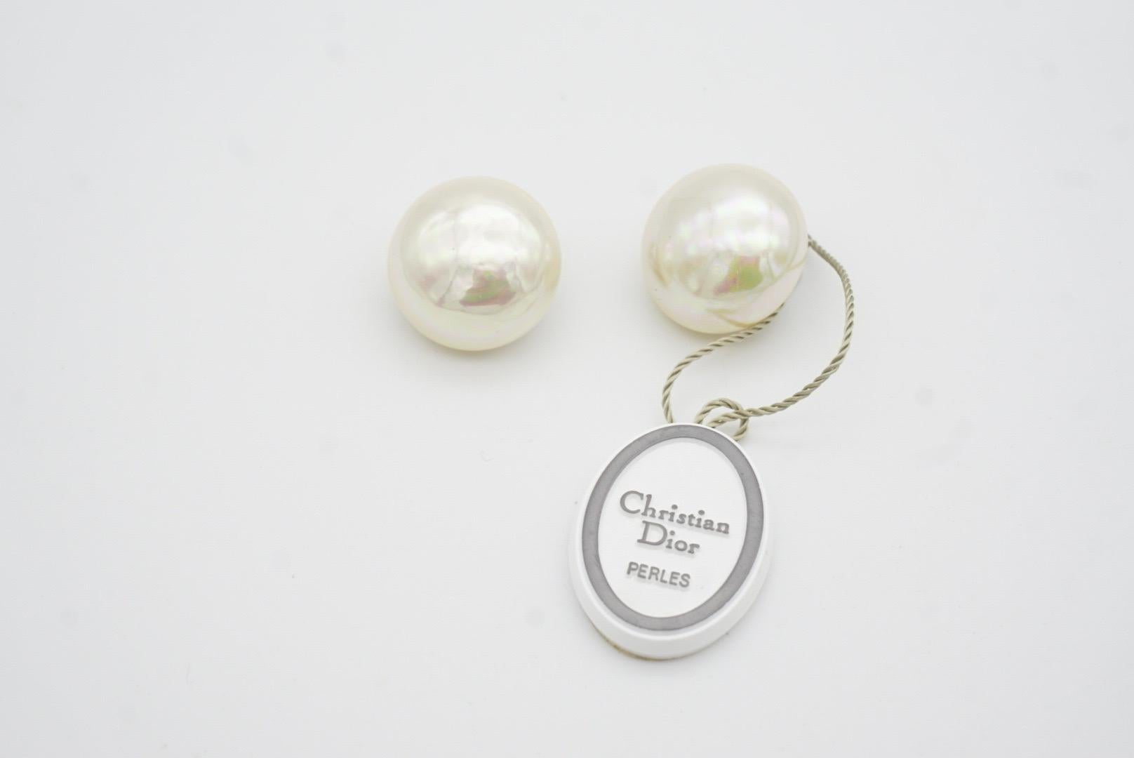 Christian Dior Vintage 1980 Large Round Aurora White Pearl Silver Clip Earrings 9