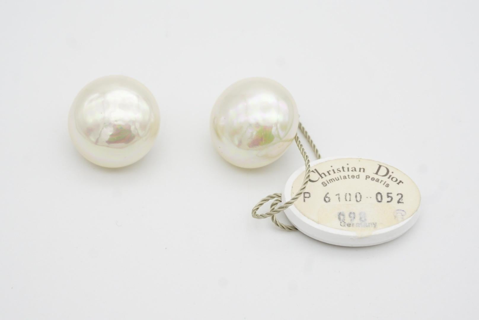 Christian Dior Vintage 1980 Large Round Aurora White Pearl Silver Clip Earrings 4