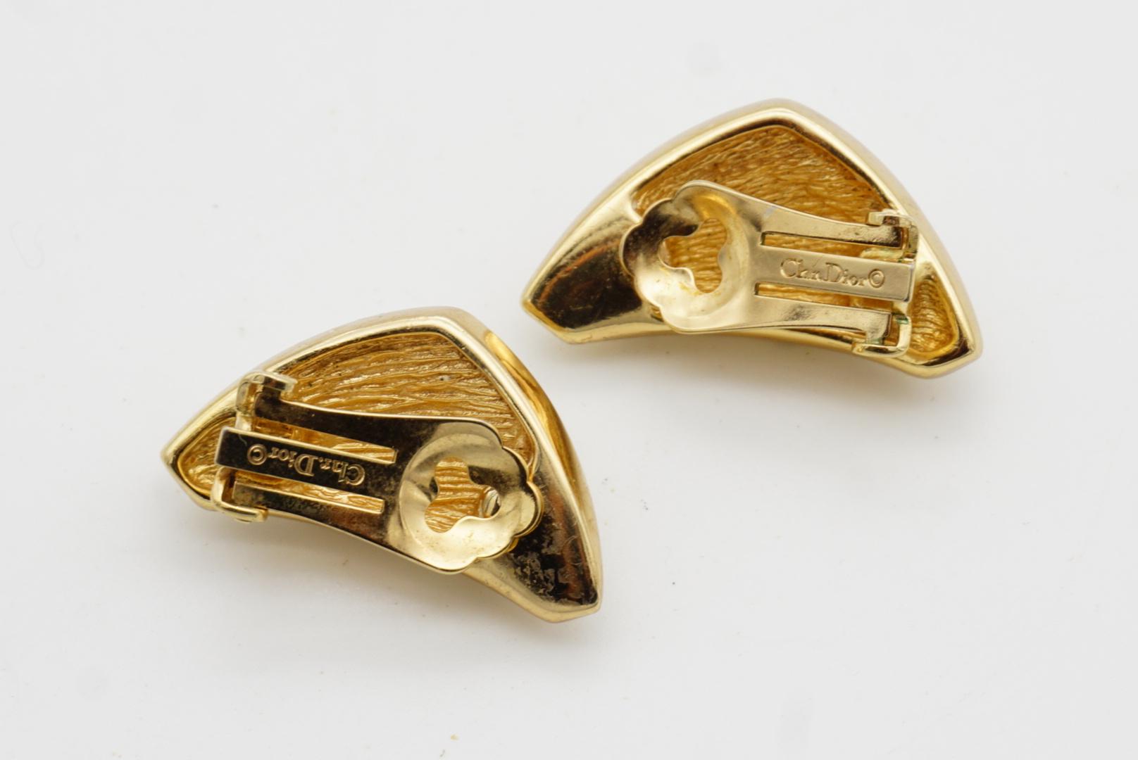 Christian Dior Vintage 1980 Large Triangle Beige Enamel Black Cabochon Earrings For Sale 5