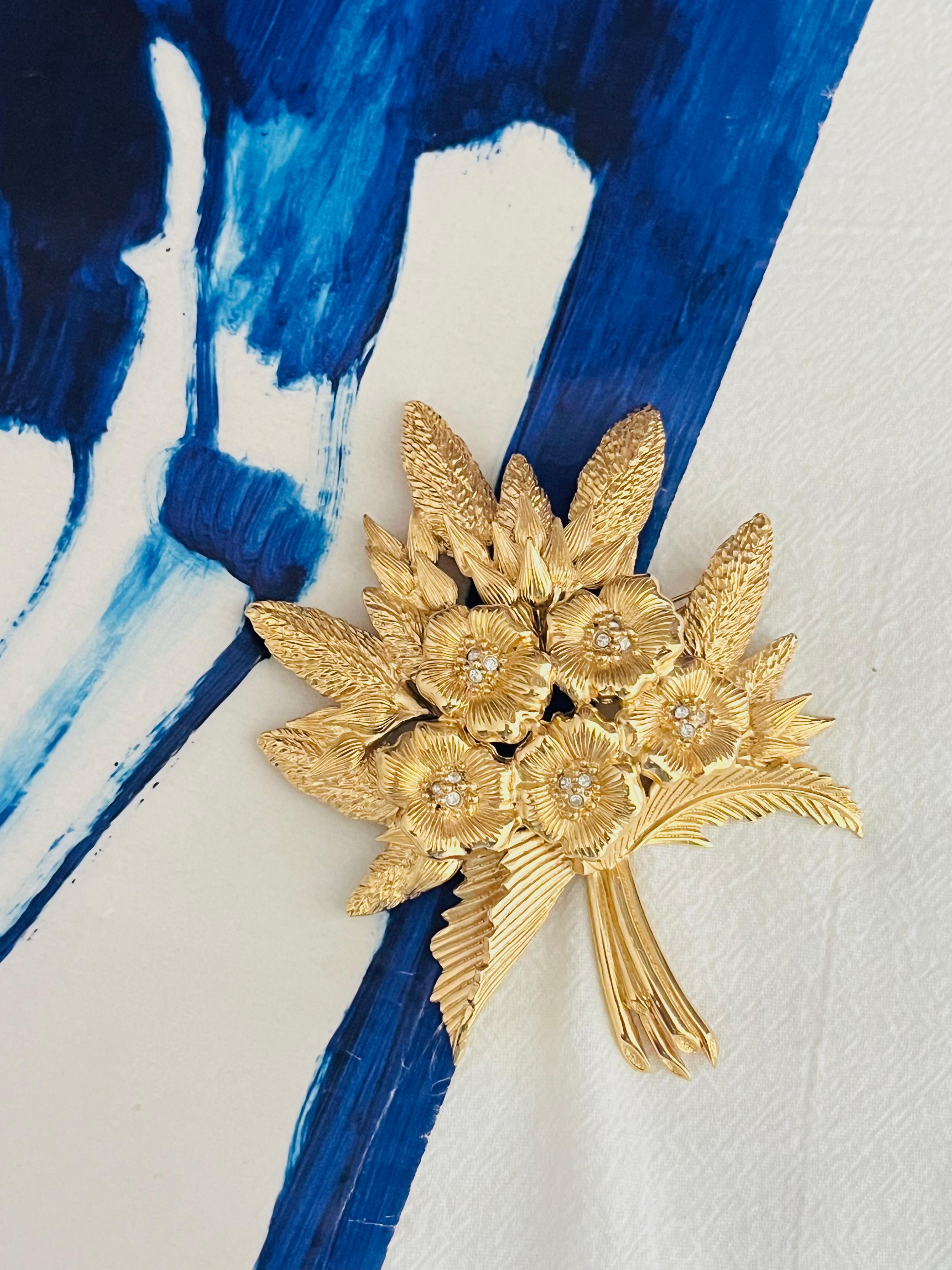 Art Déco Christian Dior Vintage 1980 Spilla con bouquet di fiori e cristalli di fiori e foglie