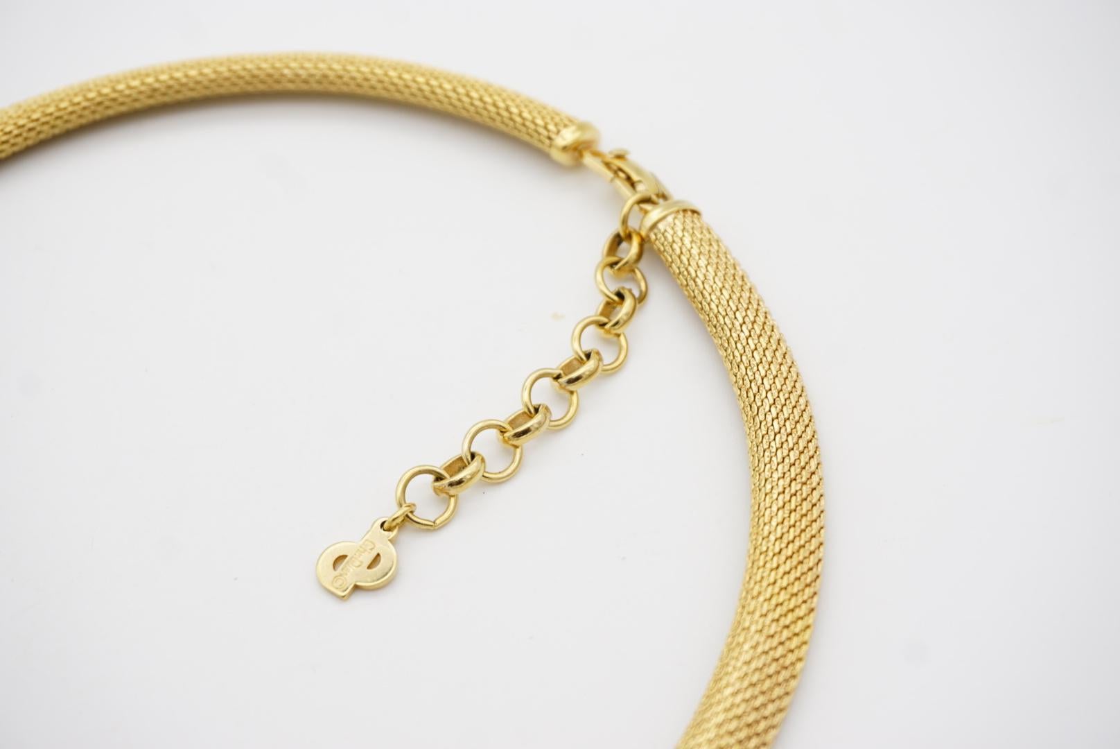 Christian Dior Vintage 1980 Matte White Shell Crystals Snake Omega Gold Necklace For Sale 9