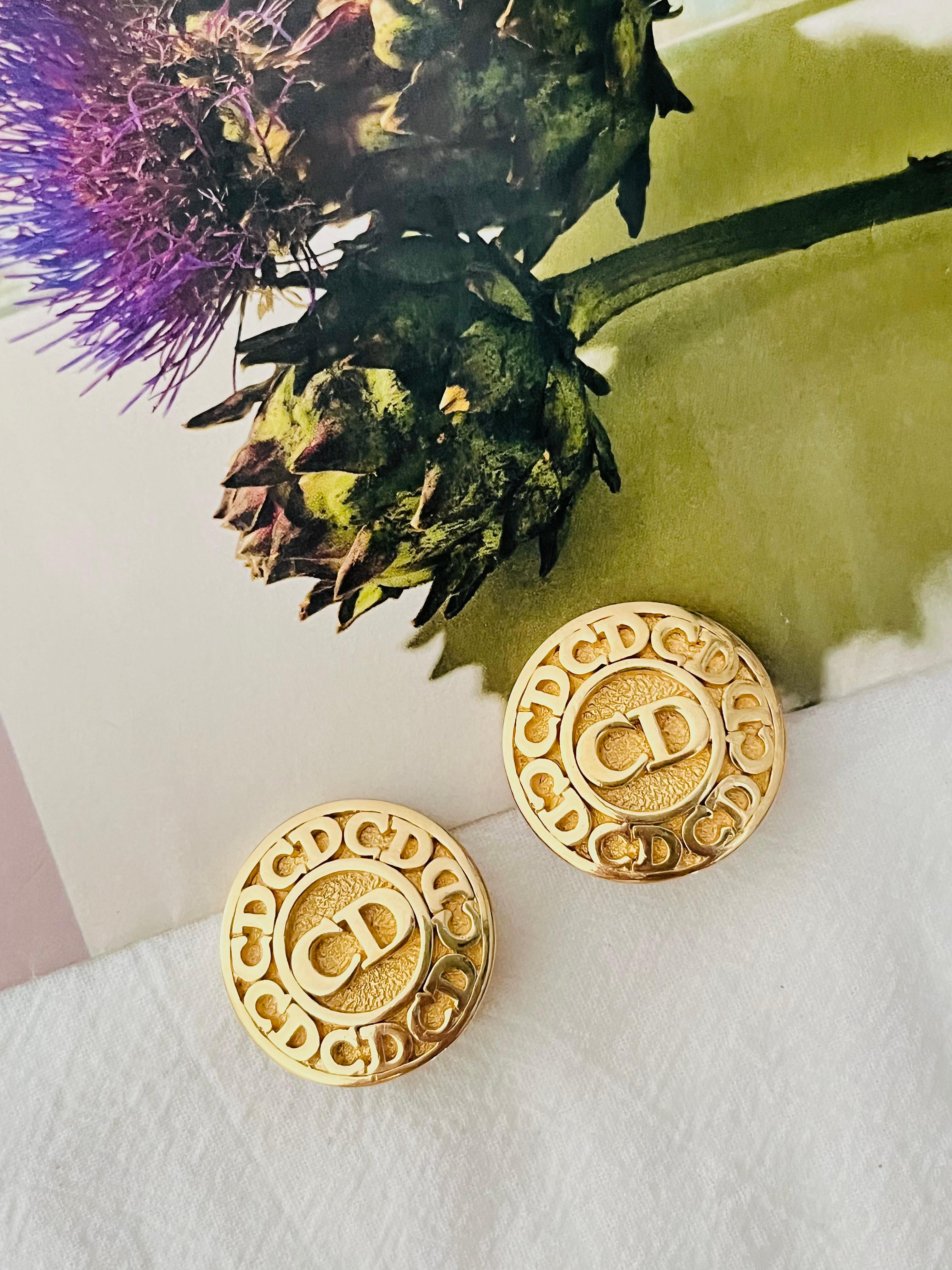 Christian Dior Vintage 1980 Monogram Classic Logo CD Round Circle Clip Earrings In Excellent Condition For Sale In Wokingham, England