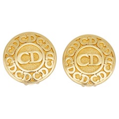 Christian Dior Vintage 1980 Monograma Logotipo Clásico CD Círculo Redondo Clip Pendientes