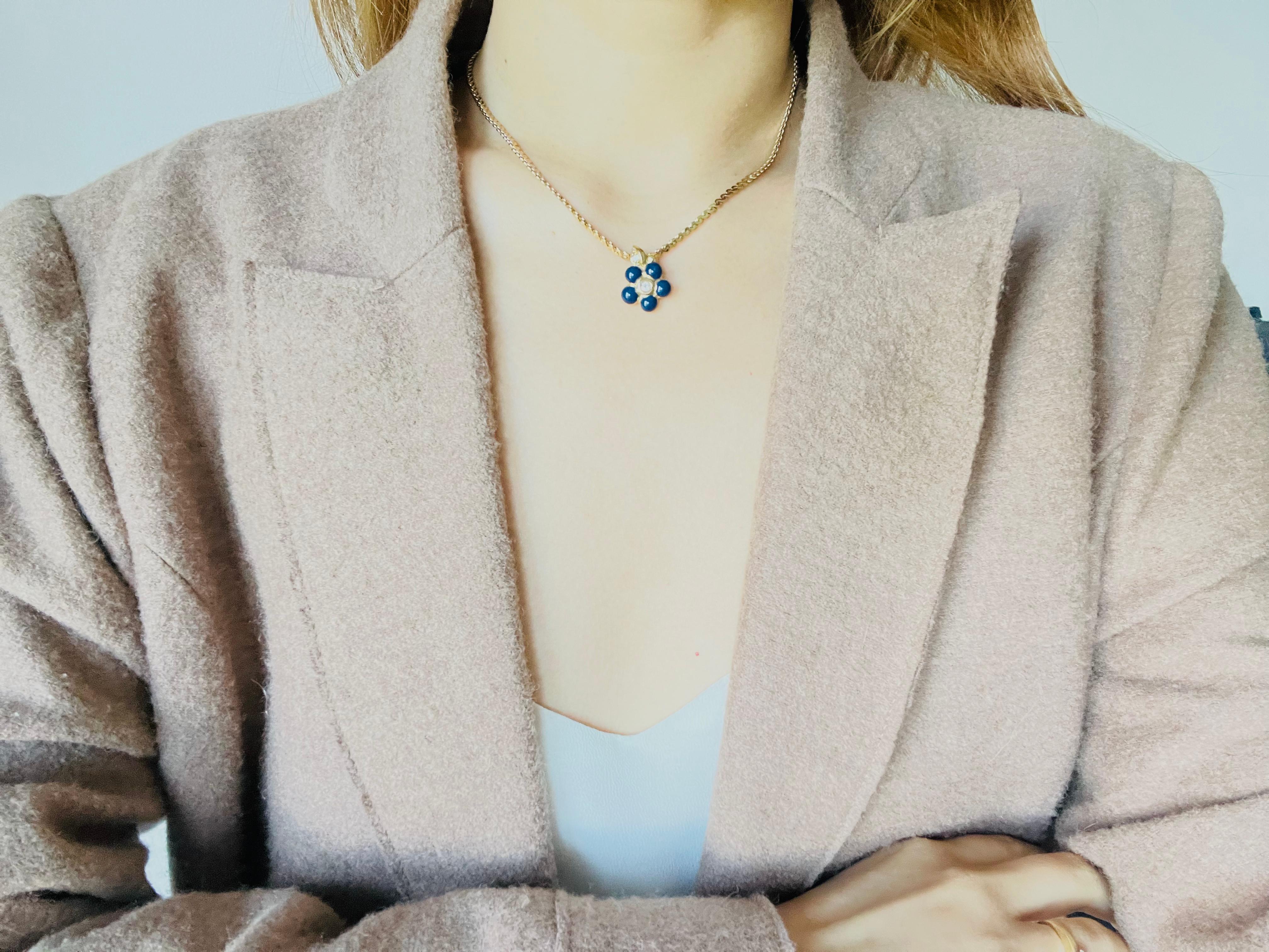 Christian Dior Vintage 1980 Navy Enamel Cute Flower Leaf Crystals Gold Necklace For Sale 1