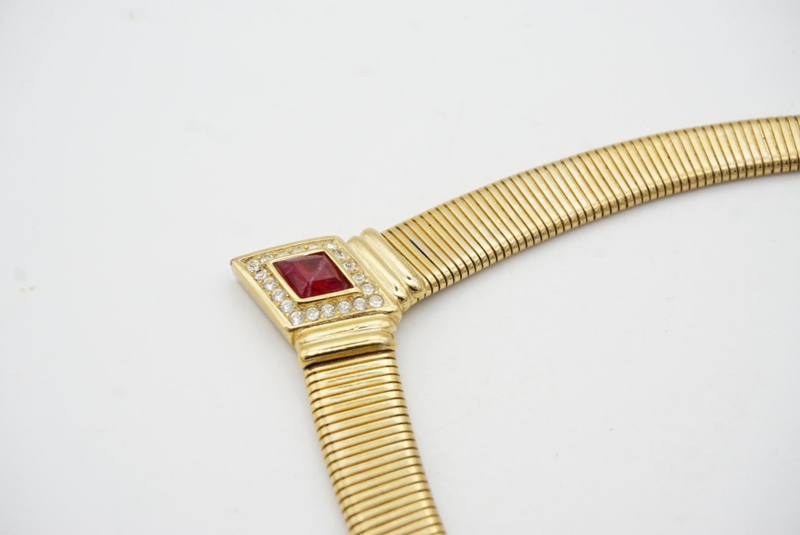 Christian Dior Vintage 1980 Rubino Gripoix Diamante Cristallo Nastro Collana Omega in vendita 4