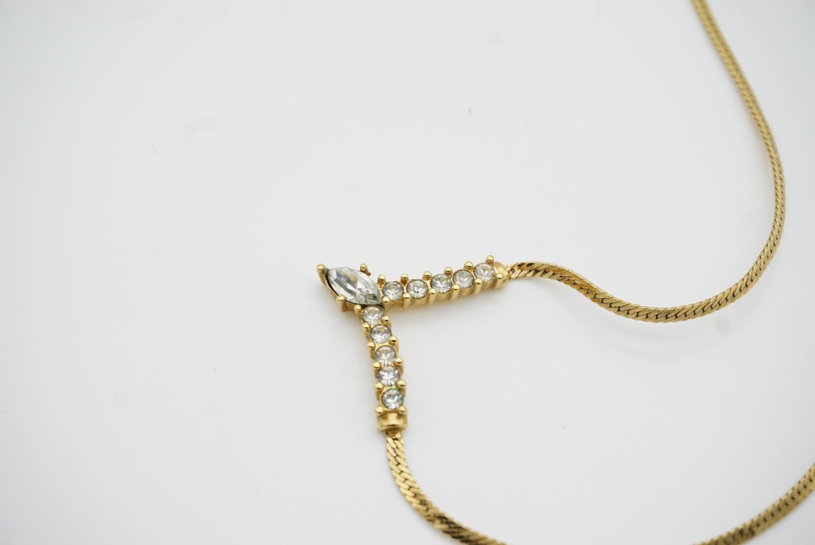 Christian Dior Vintage 1980 Sparkling Crystals Oval Triangle V Pendant Necklace For Sale 3