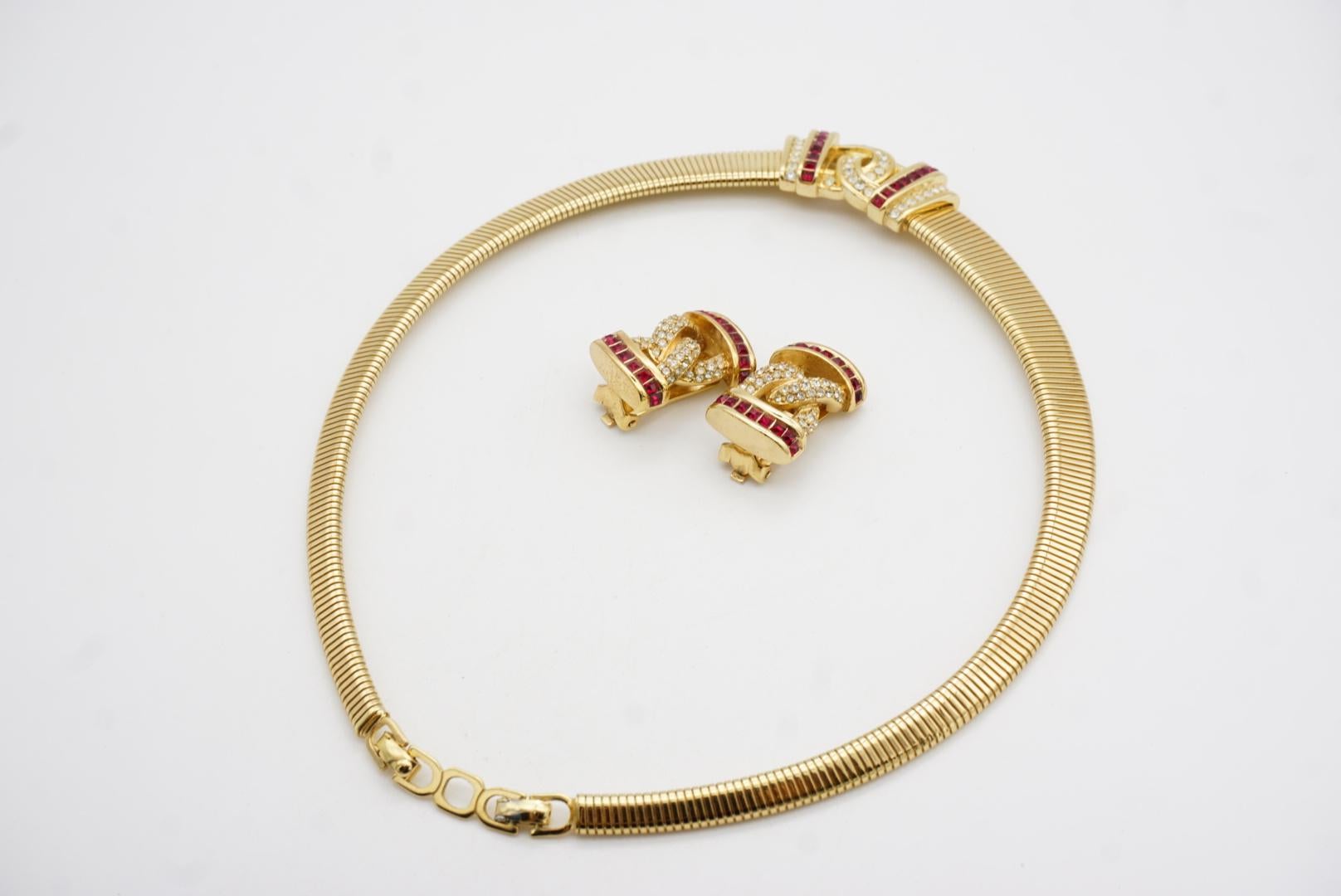 Christian Dior Vintage 1980 Cristalli quadrati di rubino a coste intrecciate Omega 2 Set in vendita 7