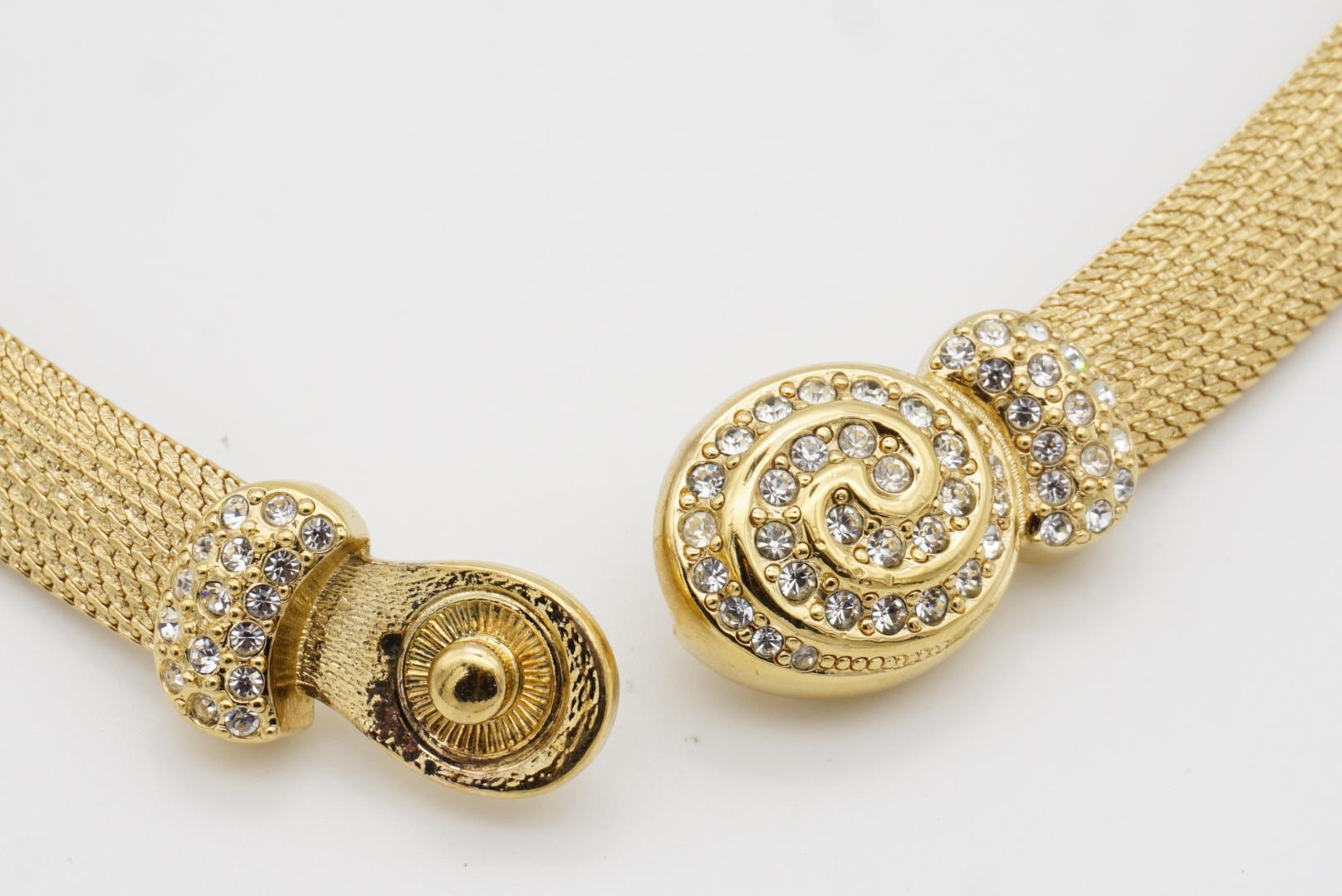 Christian Dior Vintage 1980 Swirl Oval Crystal Button Omega Snake Mesh Necklace For Sale 5