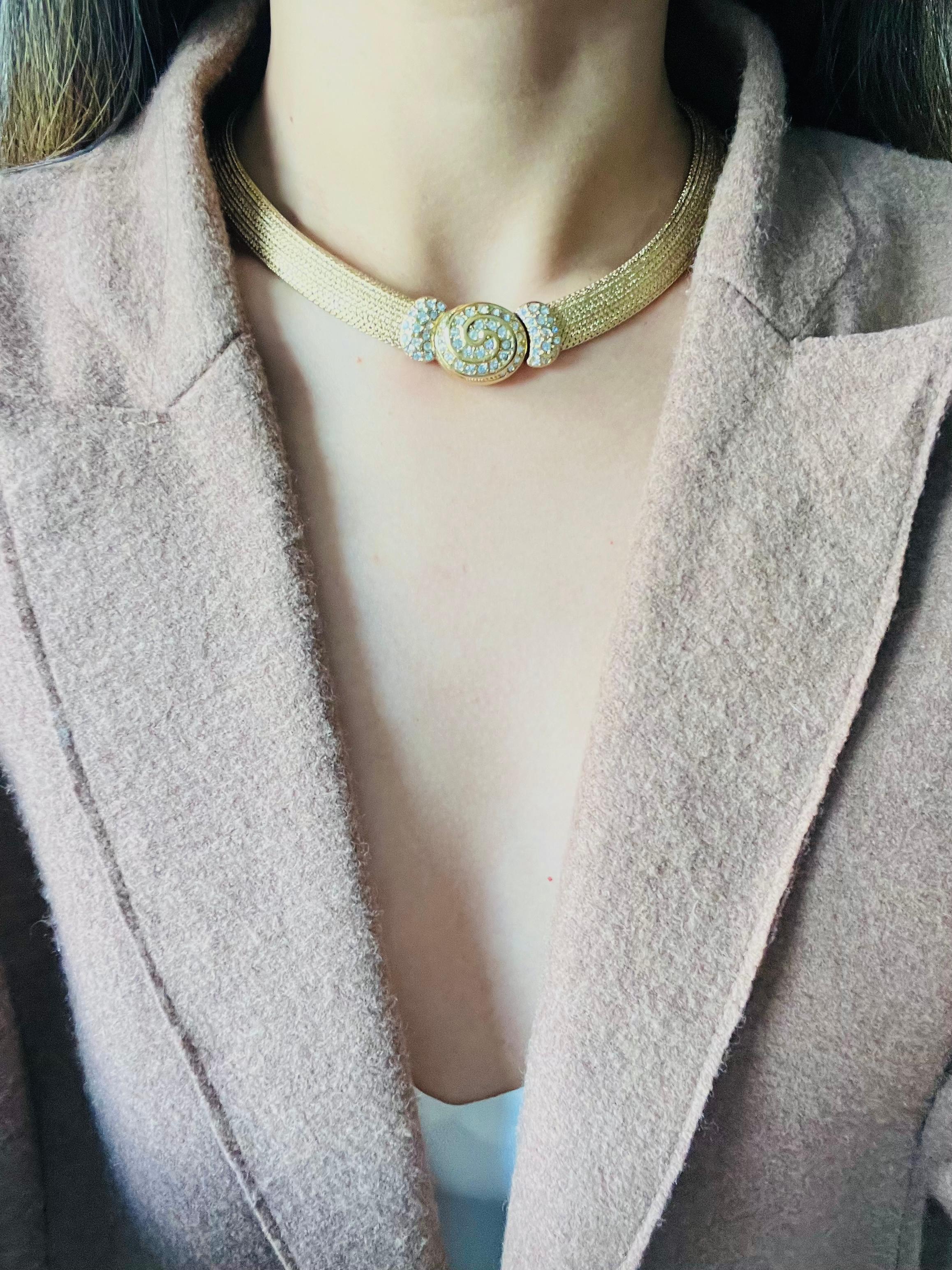 Christian Dior Vintage 1980 Swirl Oval Crystal Button Omega Snake Mesh Necklace For Sale 1