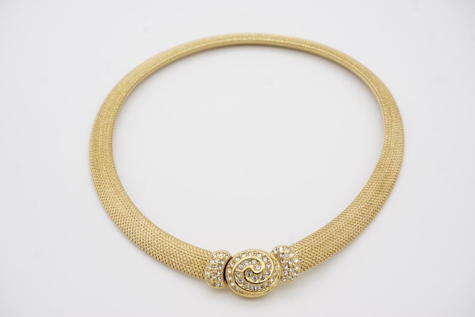 Christian Dior Vintage 1980 Swirl Oval Crystal Button Omega Snake Mesh Necklace For Sale 4