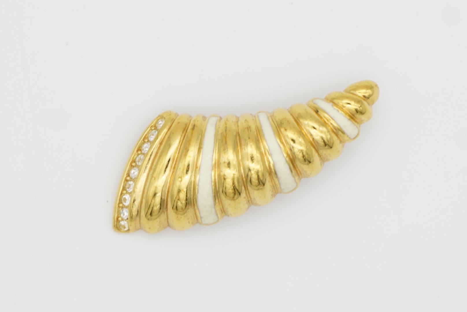 Christian Dior Vintage 1980 White Enamel Crystals Ribbed Horn Shell Gold Brooch For Sale 6