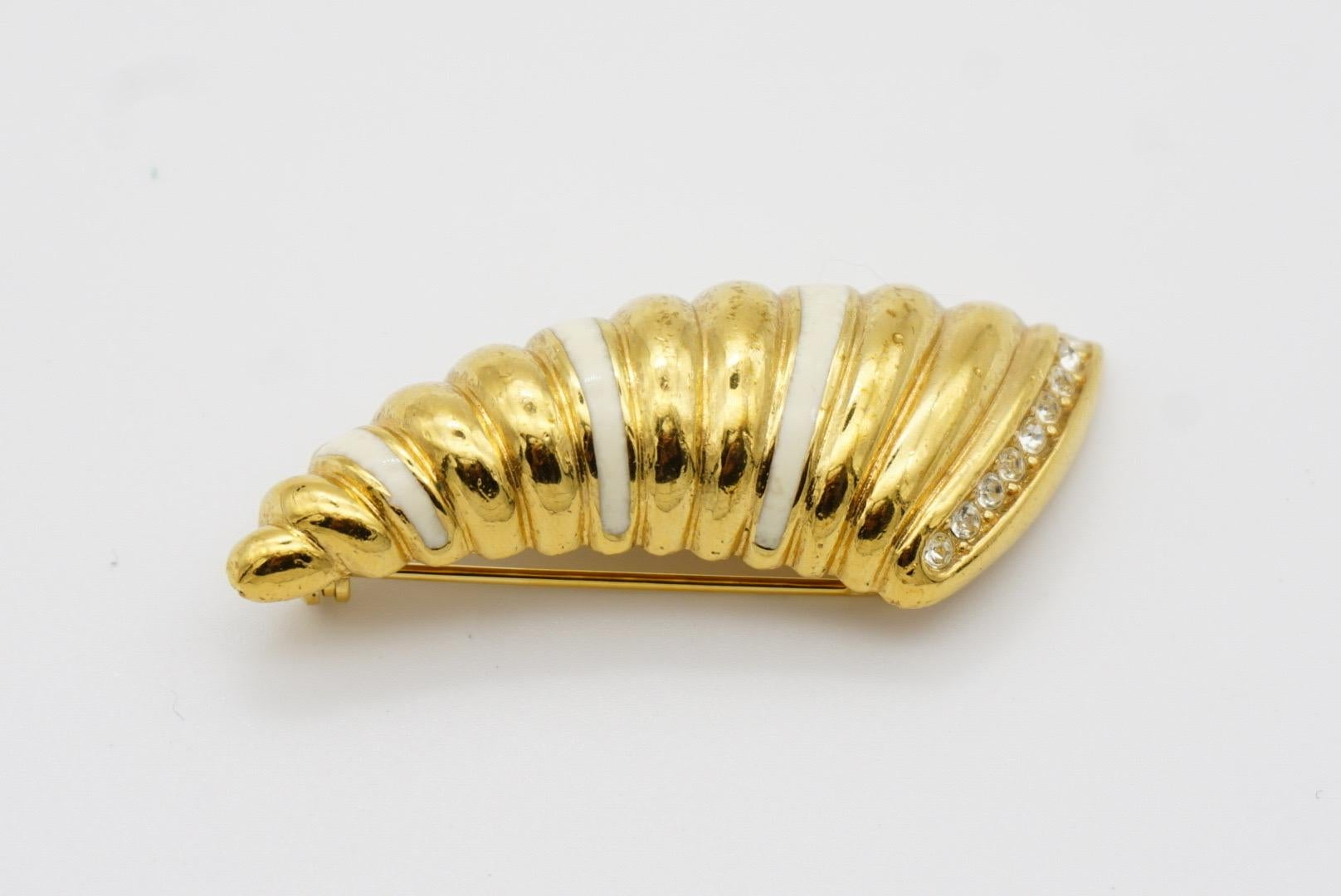Christian Dior Vintage 1980 White Enamel Crystals Ribbed Horn Shell Gold Brooch For Sale 9
