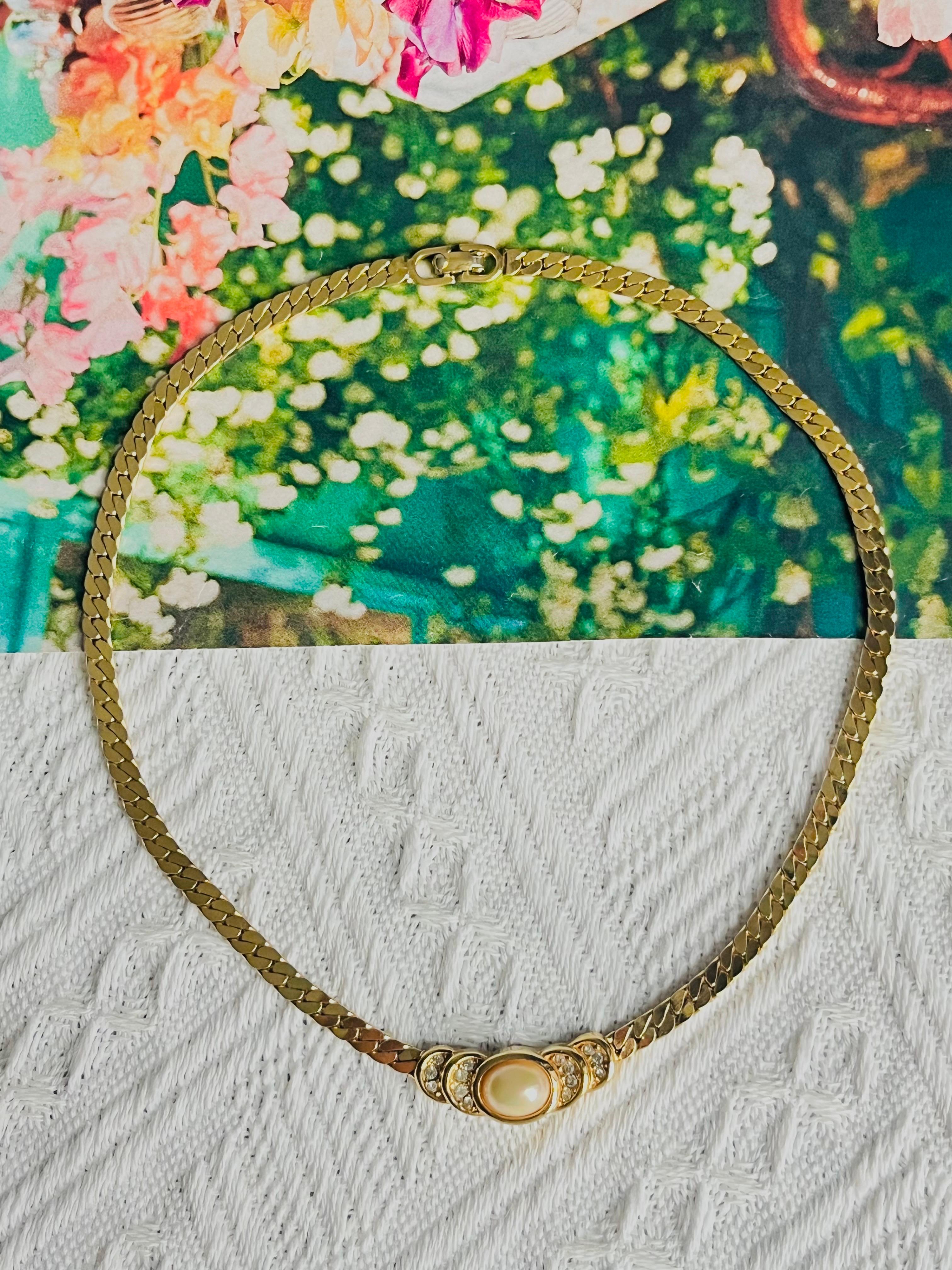 Christian Dior Vintage 1980 White Oval Pearl Semi Circle Crystals Gold Necklace In Good Condition In Wokingham, England
