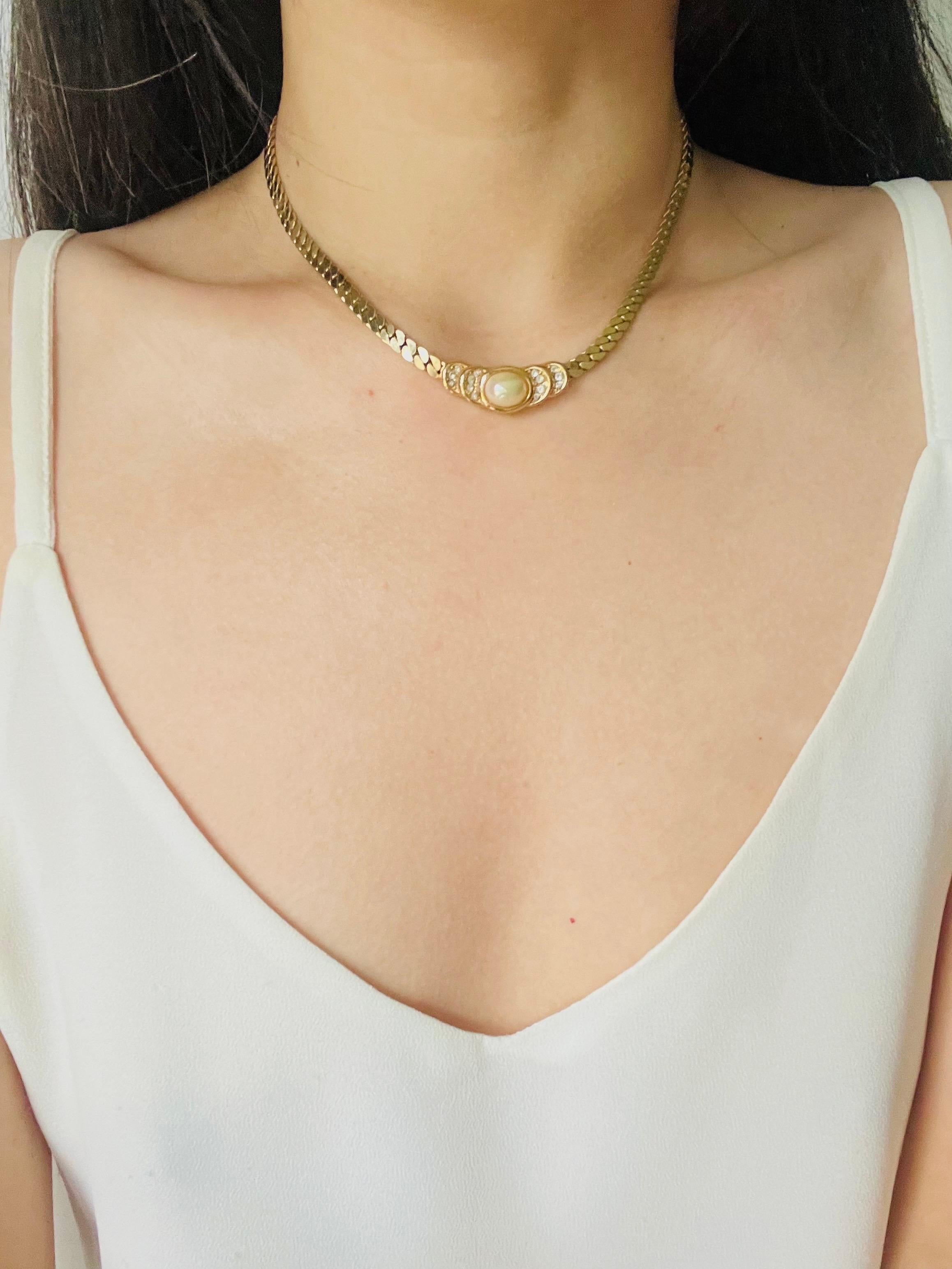 Christian Dior Vintage 1980 White Oval Pearl Semi Circle Crystals Gold Necklace 2