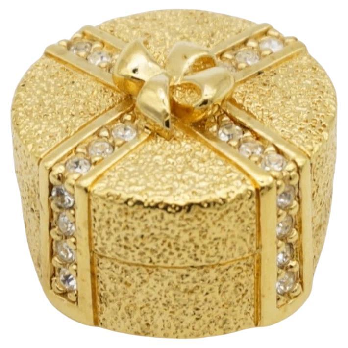 Christian Dior Vintage 1980s 3D Gift Present Ribbon Round Box Crystals Brooch For Sale