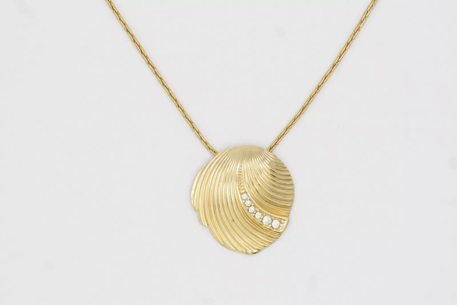 Christian Dior Vintage 1980s Abnormal Shell Round Crystals Pendant Necklace For Sale 7