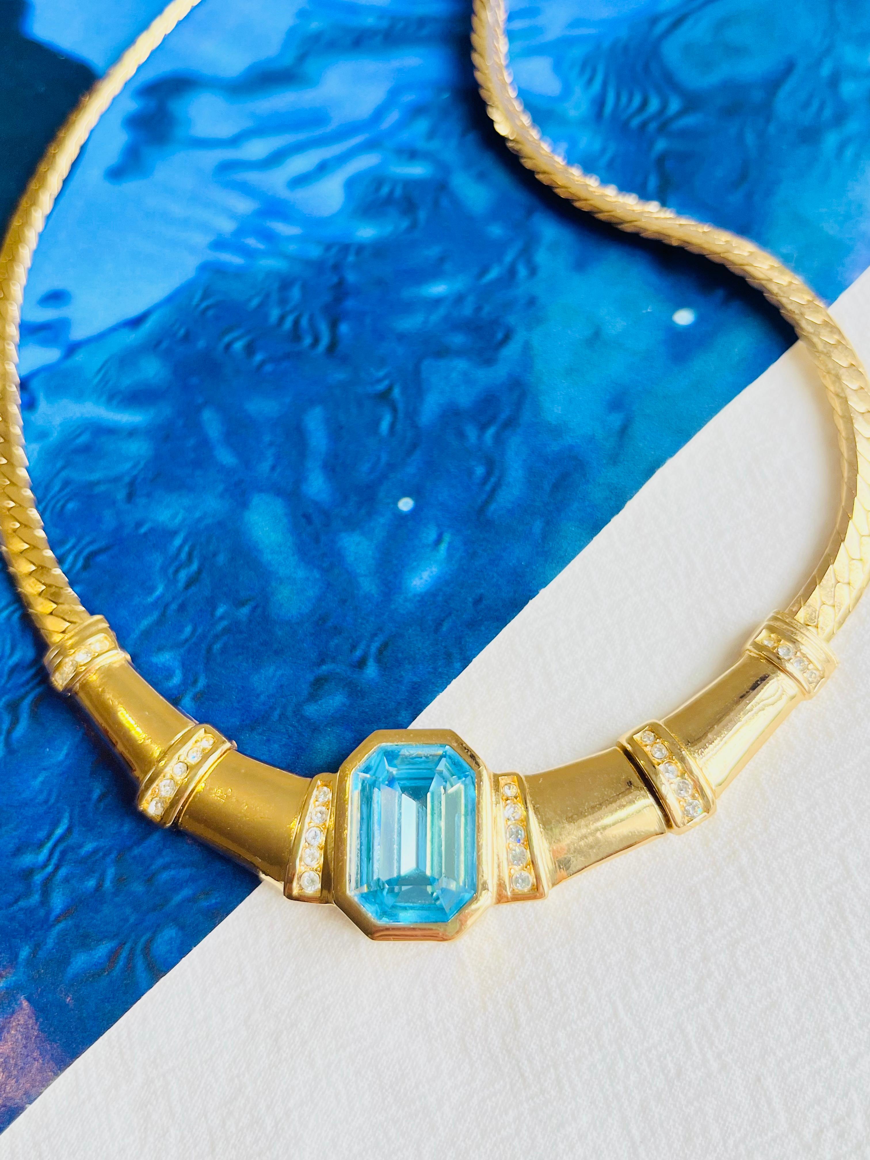 Christian Dior Vintage 1980s Aqua Blue Rectangle Crystals Gold Chunky Necklace  In Excellent Condition For Sale In Wokingham, England