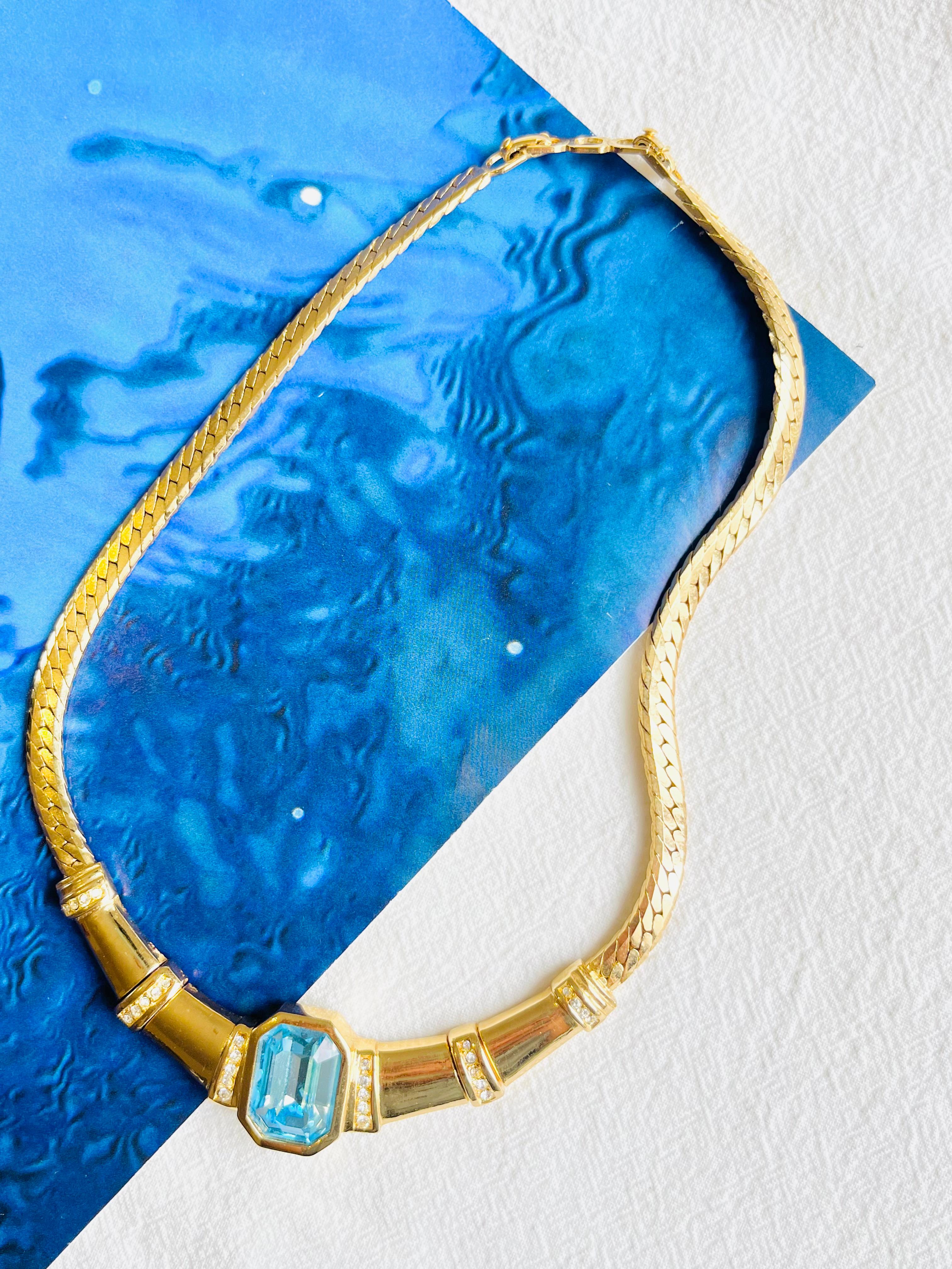 Christian Dior Vintage 1980s Aqua Blue Rectangle Crystals Gold Chunky Necklace In Excellent Condition For Sale In Wokingham, England