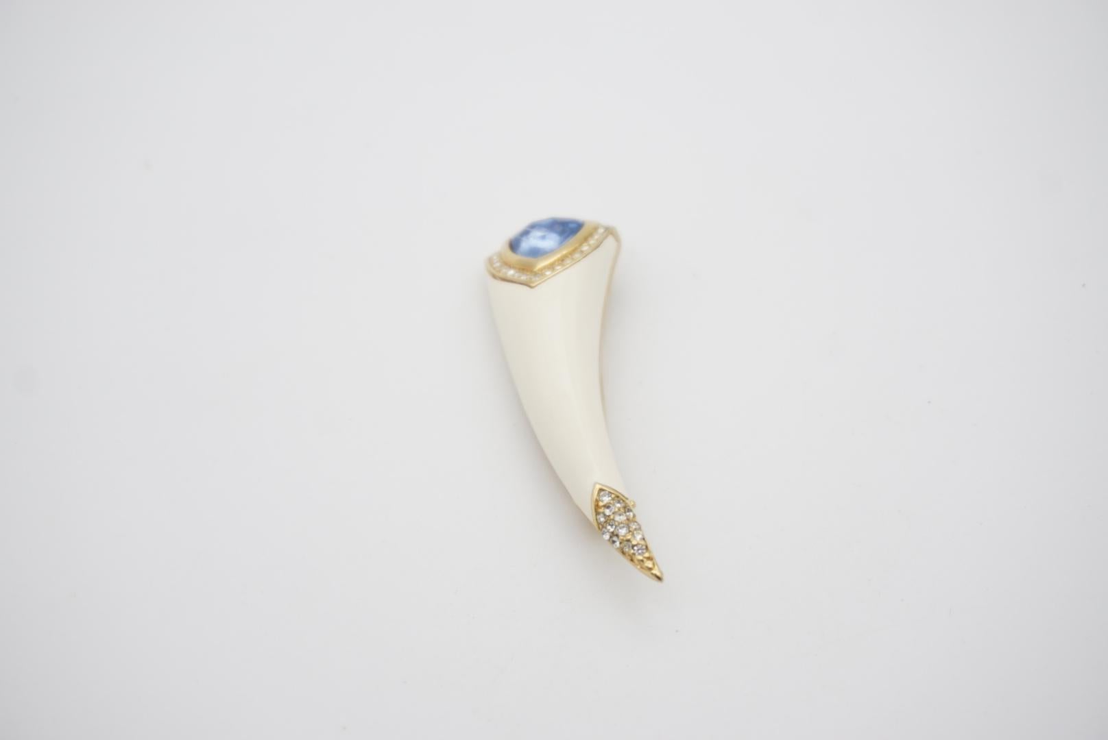 Christian Dior Vintage 1980s Aqua Blue Triangle Crystals Beige Gold Horn Brooch For Sale 3