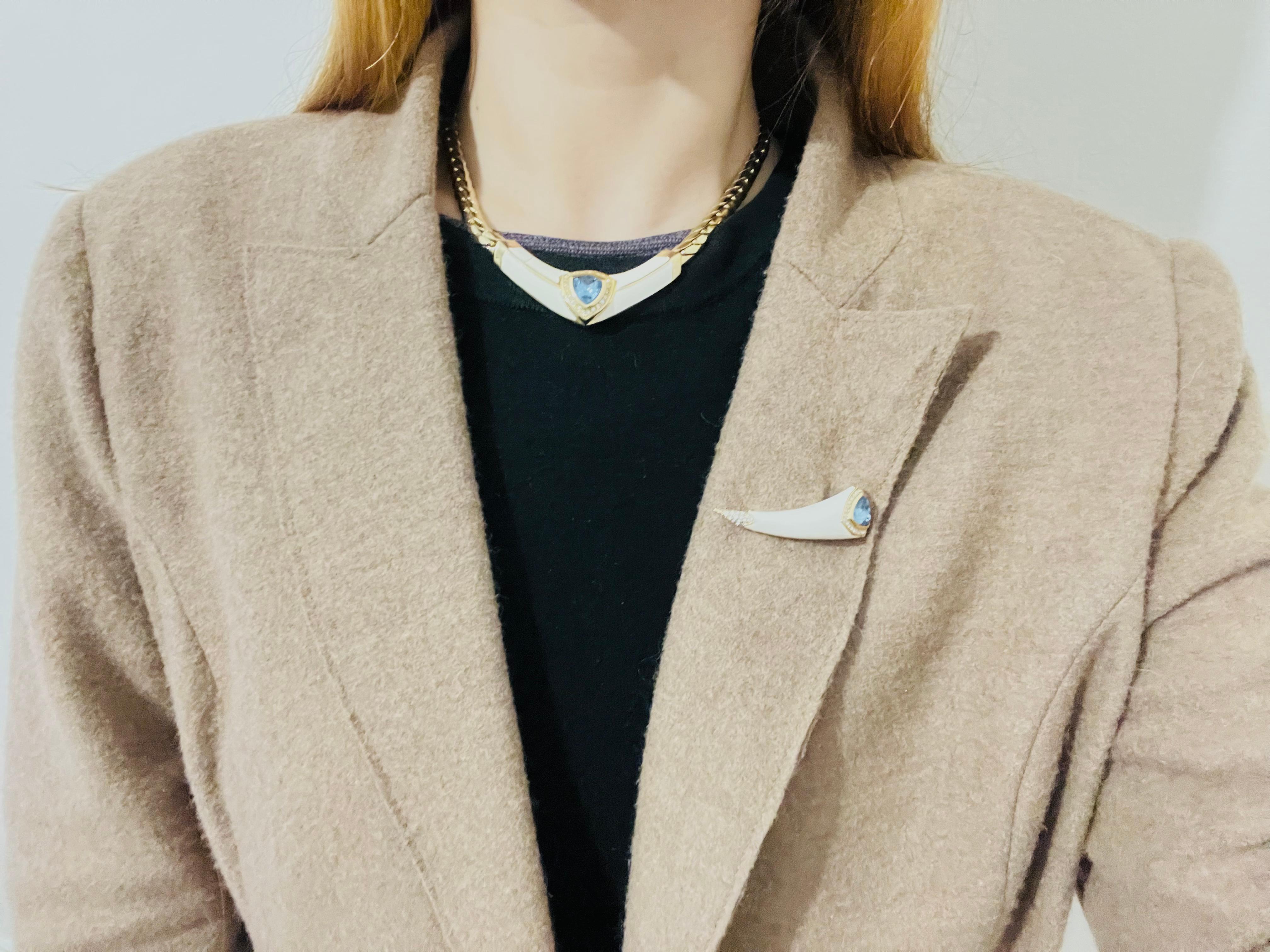 Christian Dior Vintage 1980s Aqua Blue Triangle Crystals Beige Horn Gold Brooch 3