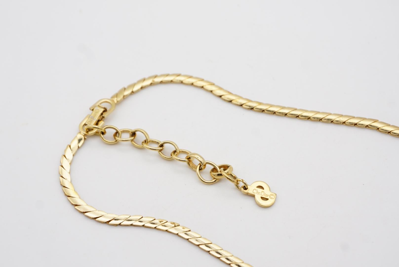 Christian Dior Vintage 1980s Beige Arrow Diamond Crystals Pendant Gold Necklace For Sale 7
