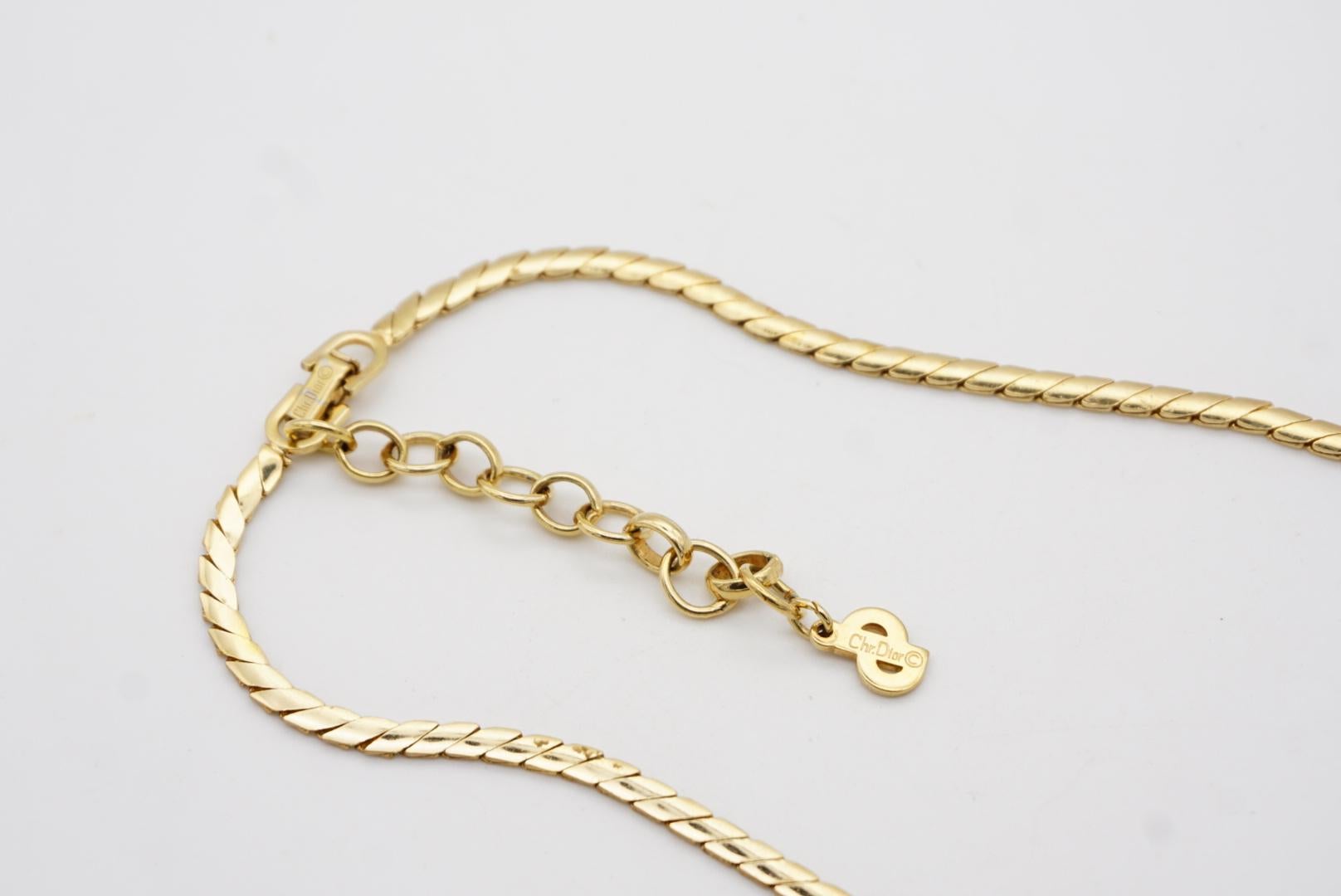 Christian Dior Vintage 1980 Beige Arrow Diamond Crystals Pendant Gold Necklace 8