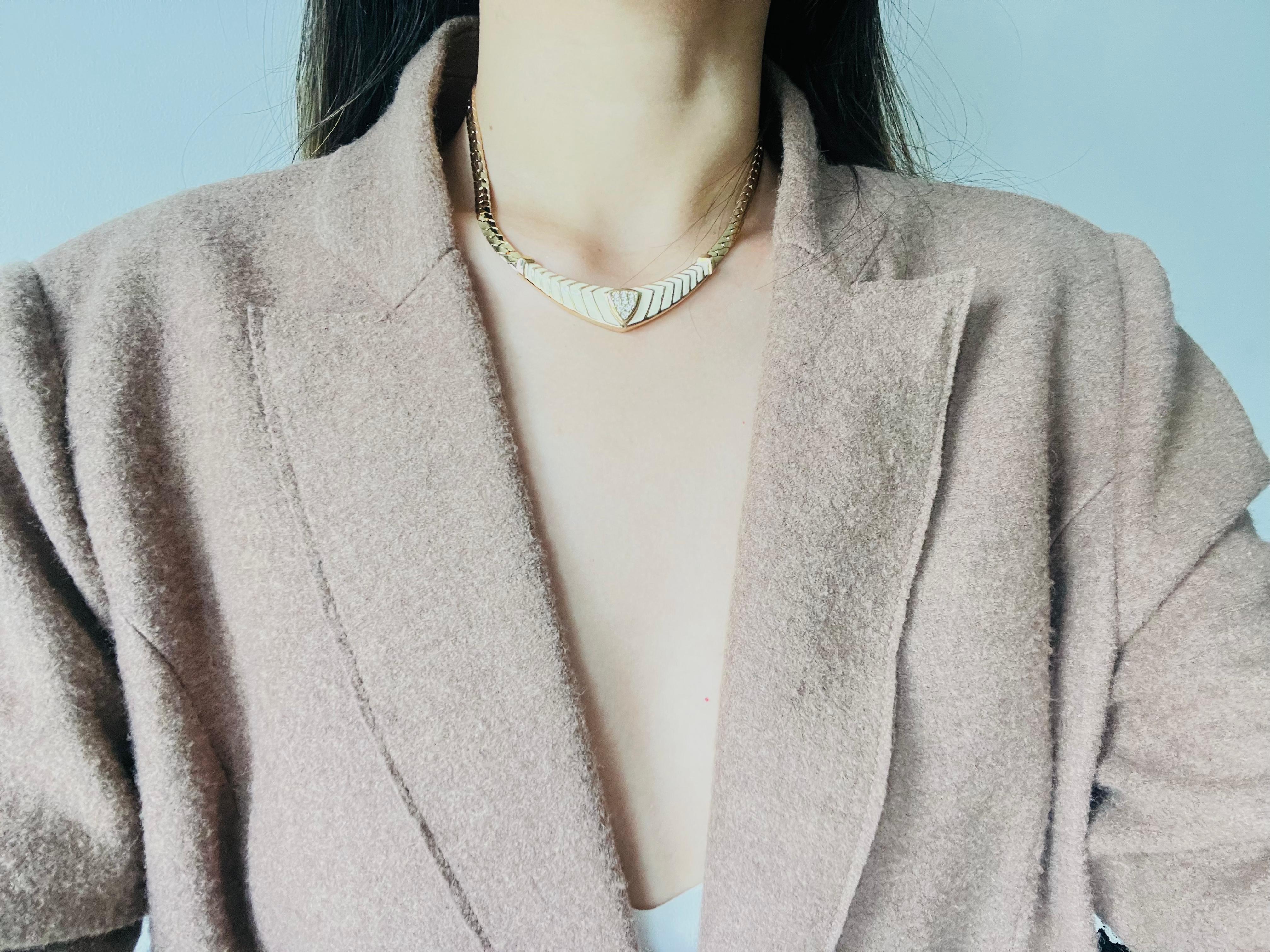 Christian Dior Vintage 1980s Beige Cream Triangle Bar Crystals Collana con ciondoli in vendita 2
